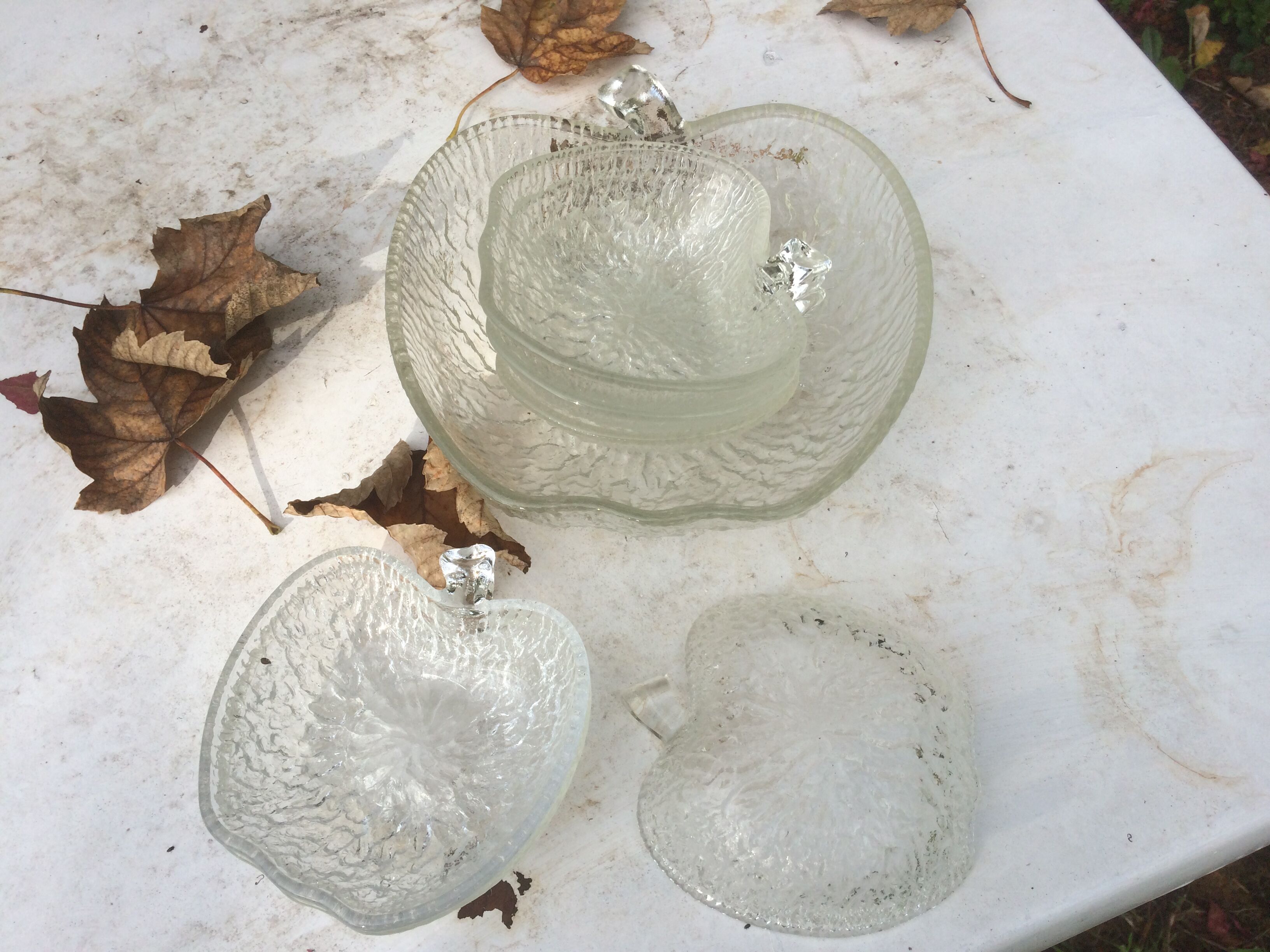 Apple salad and 6 cups