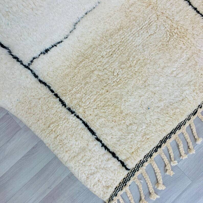 Black and white Moroccan rug, 150/250cm