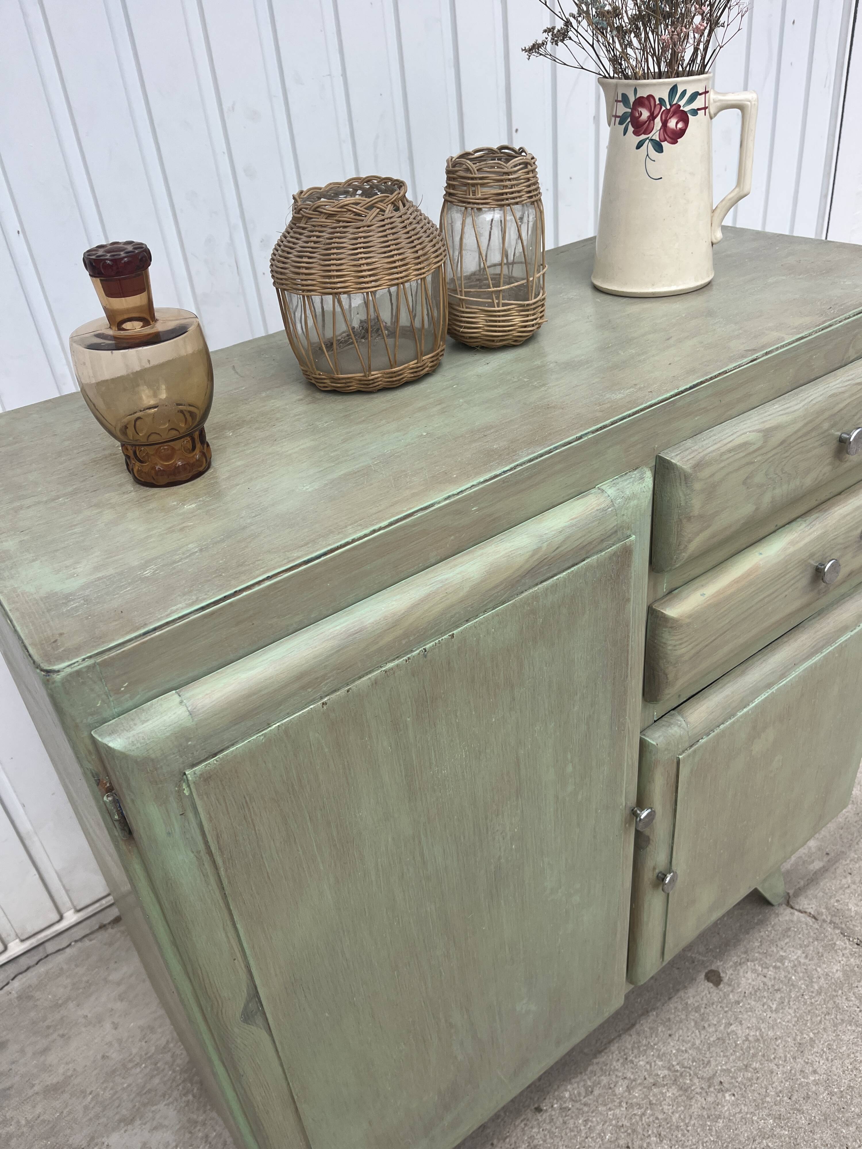 Compass leg sideboard