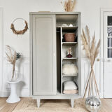 Sliding Parisian wardrobe