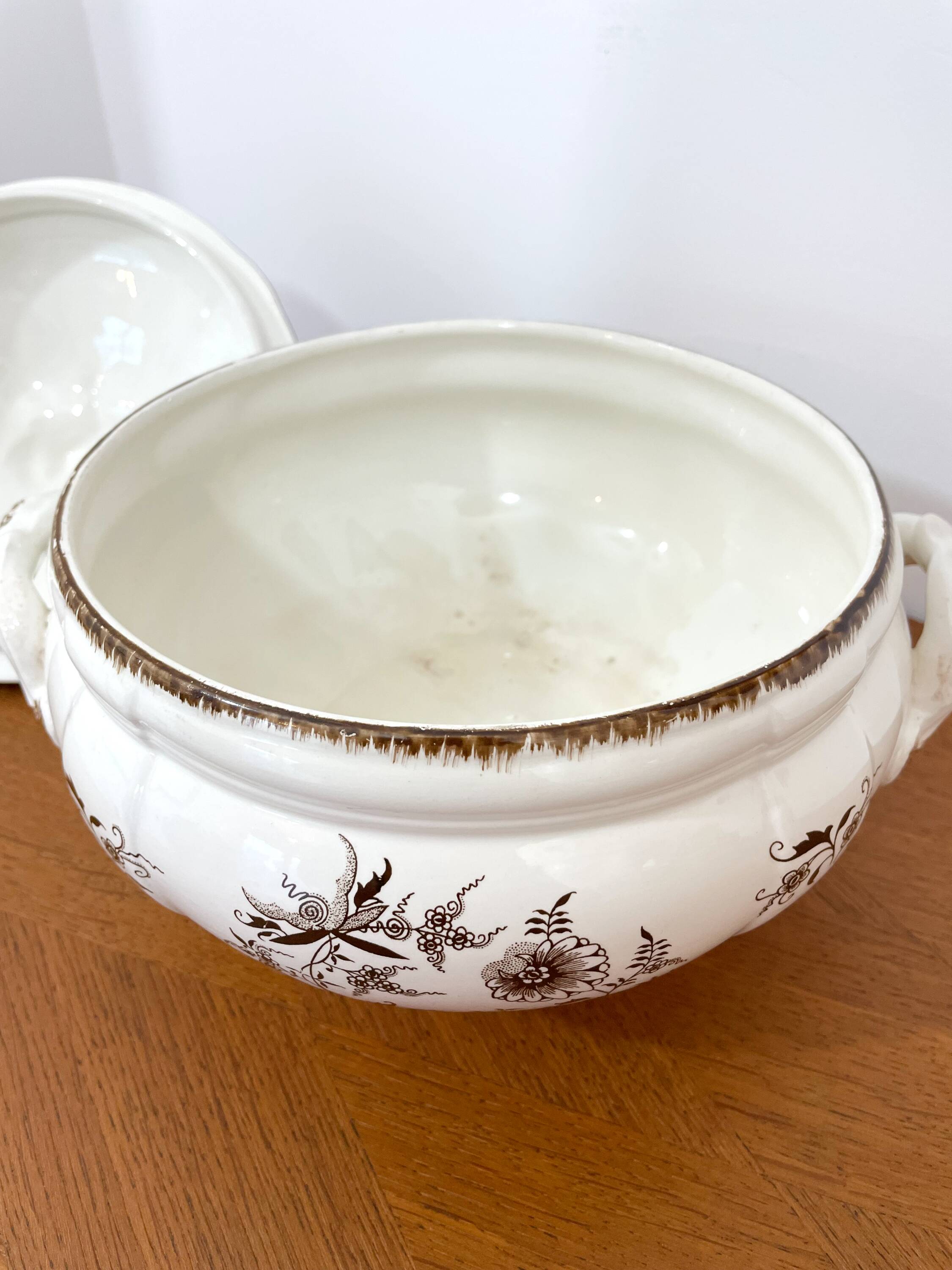 Soup tureen / Vegetable dish in earthenware - Sarreguemines - 1940s/50s