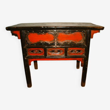 Petit meuble de rangement ancien en laque rouge Shanxi XIXème
