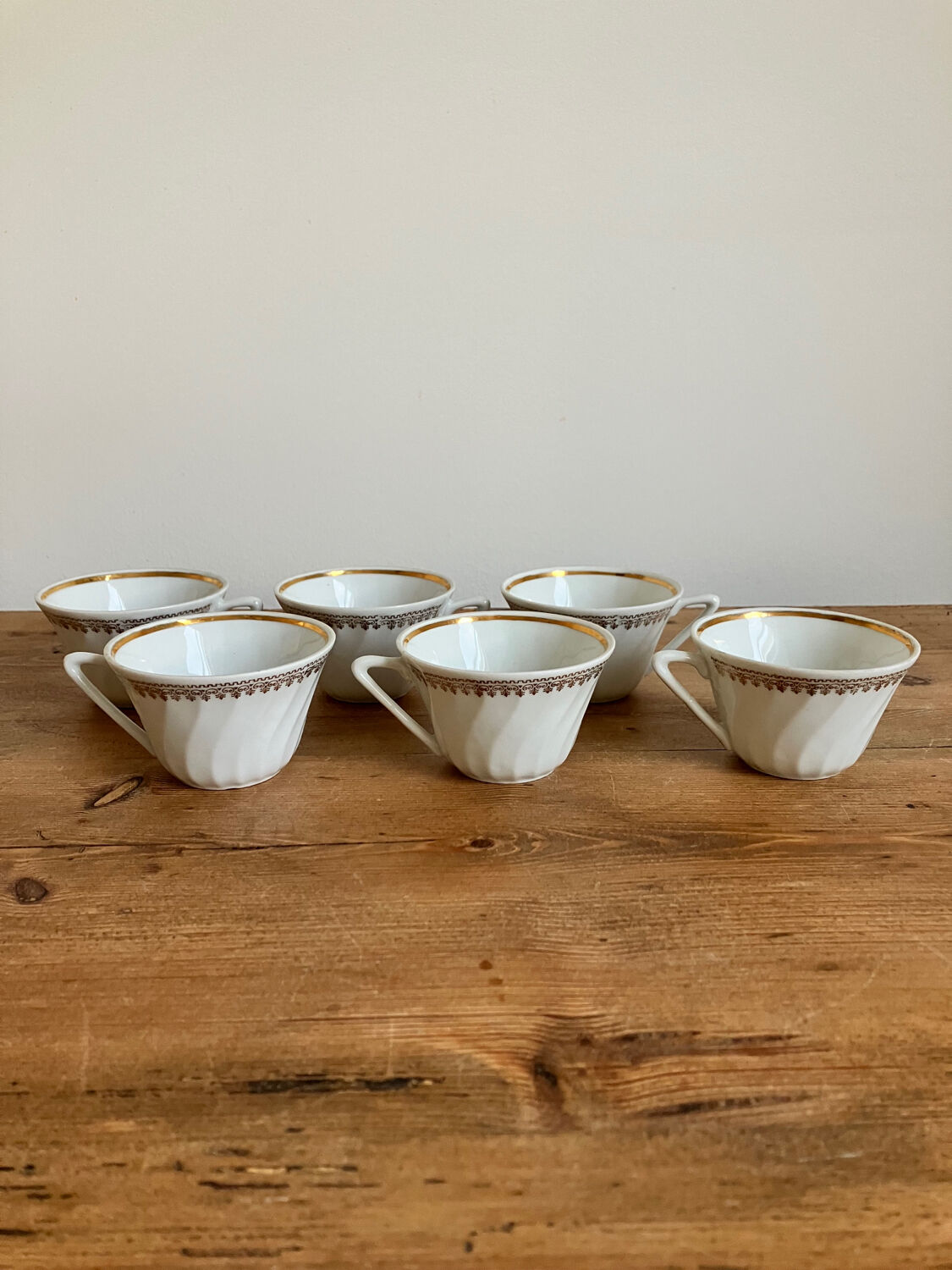 Set of 6 porcelain coffee cups