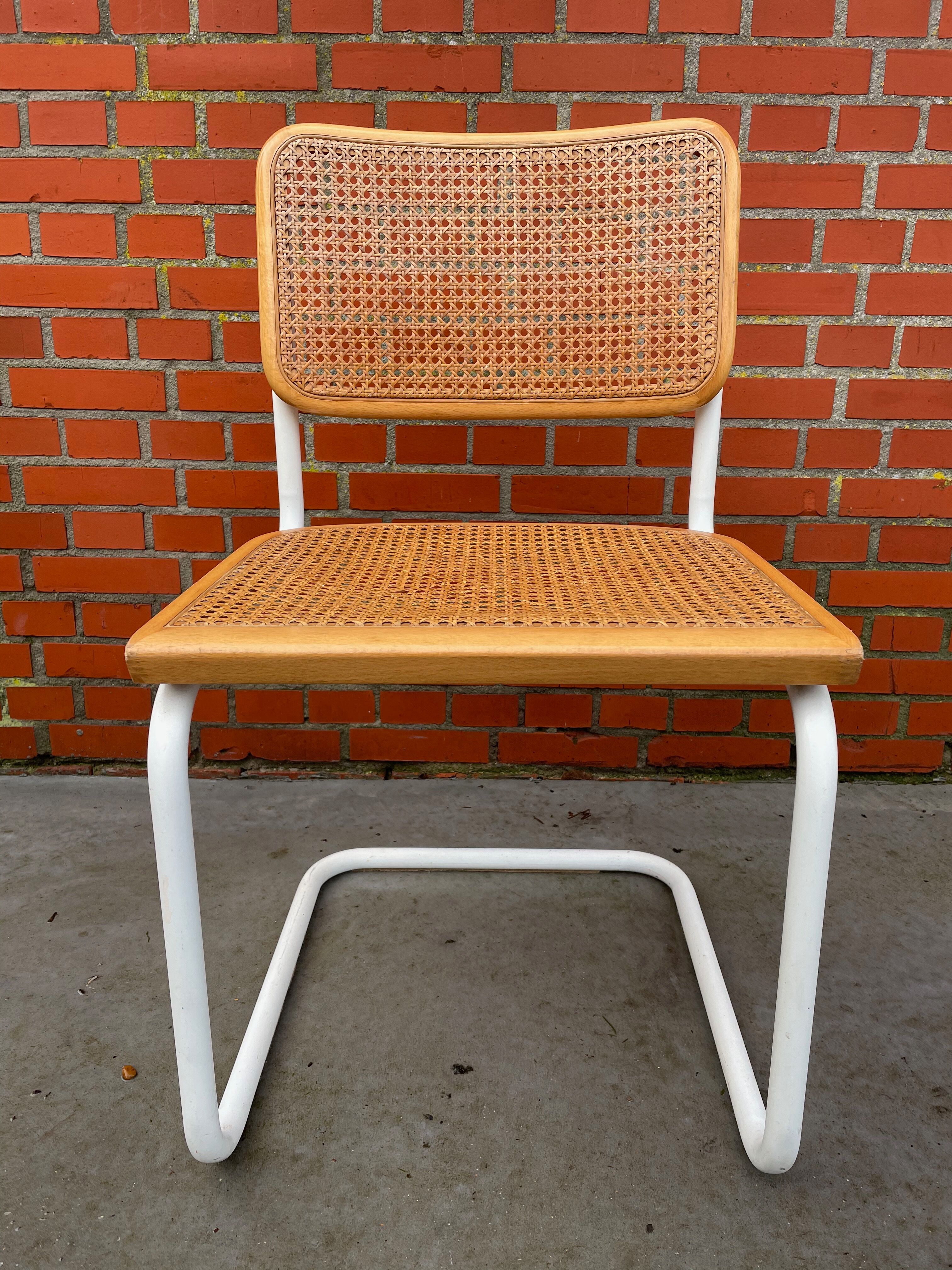 Ensemble de 4 chaises modèles Cesca de Marcel Breuer