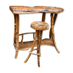 Bar et tabouret brutaliste