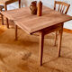 Table portefeuille ancienne extensible en bois massif brut
