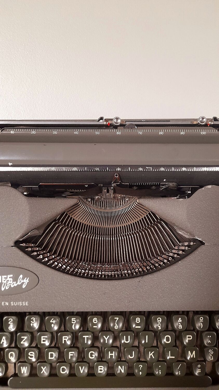 Machine à écrire Hermès baby