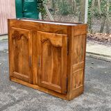 Louis XV buffet in solid wood from the 18th century.