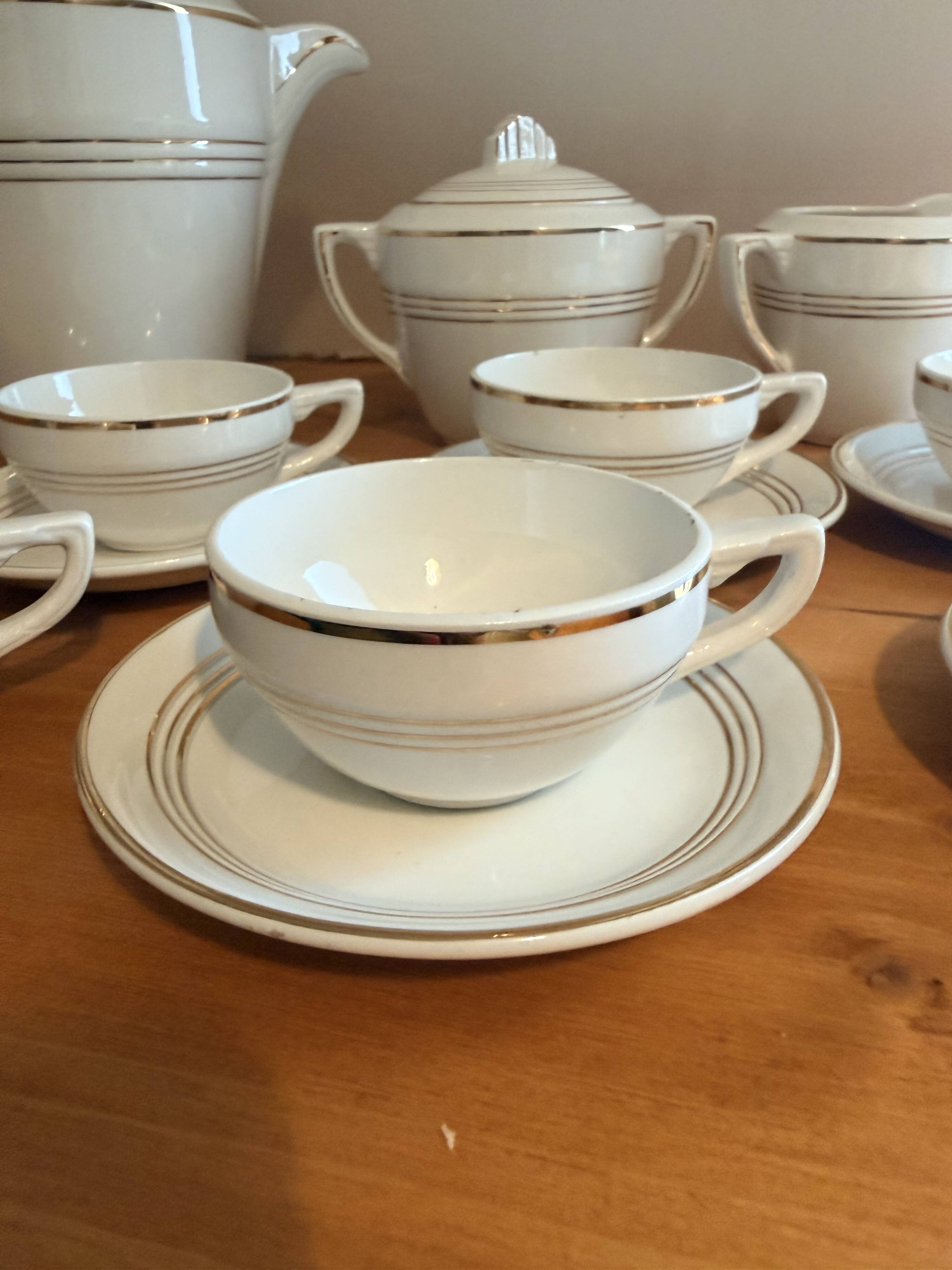 Service à café de Céranord à liseré doré 220574