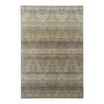Oriental rug in green and beige wool