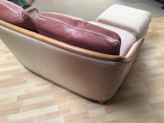 Velvet sofa and its ottoman