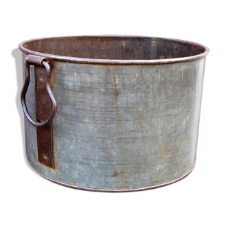 Old pot metal iron