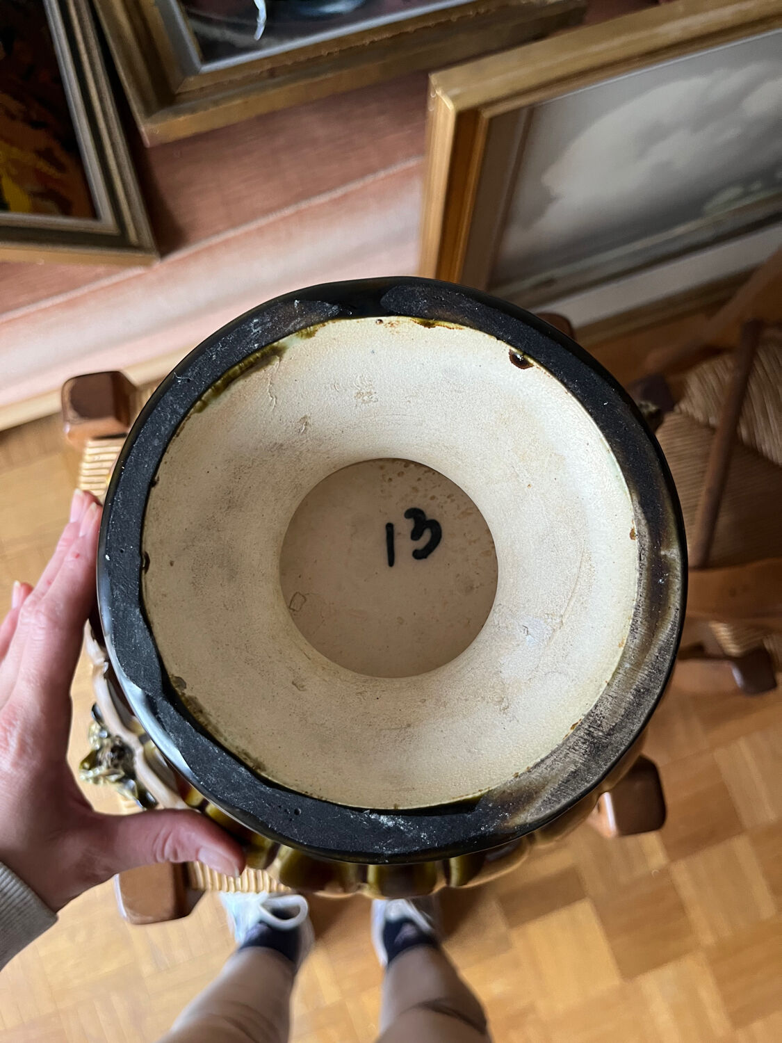Ceramic cache pot