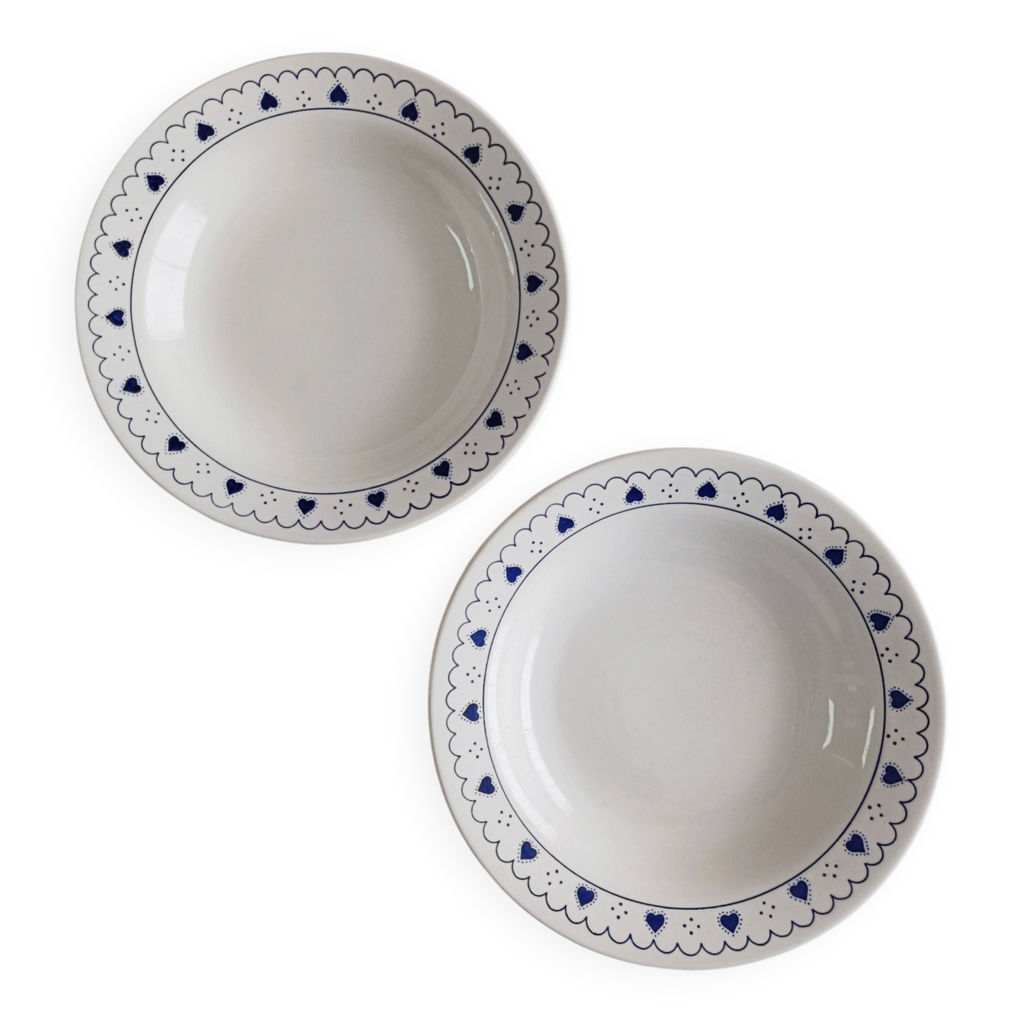 Set of 2 blue heart-shaped deep plates Oxford Brazil.
