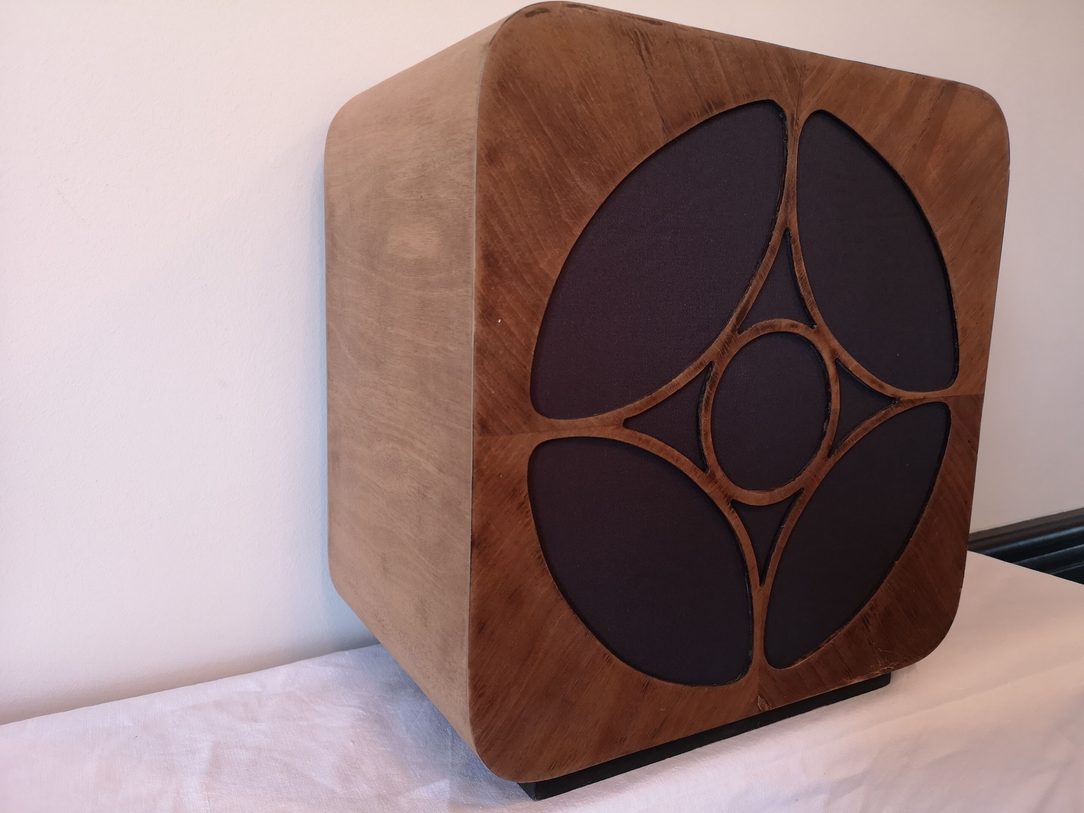 Speaker presenter vintage art deco