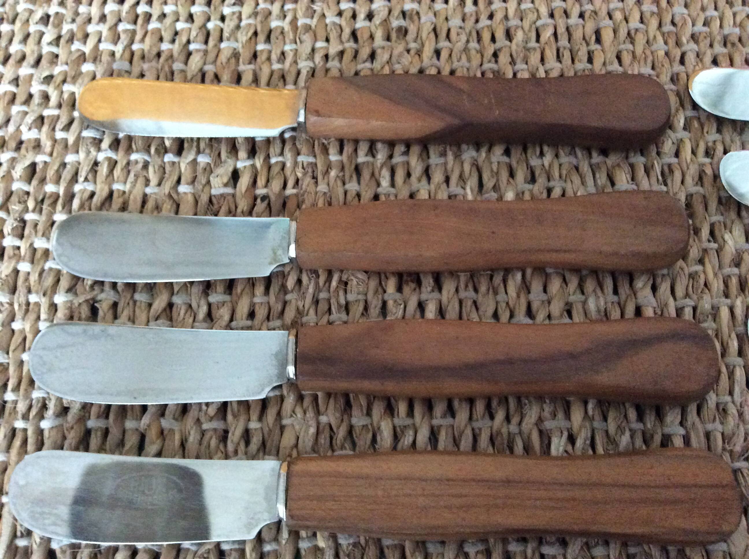 12 couteaux à fromage