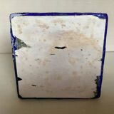 Blue mosaic pocket emptier