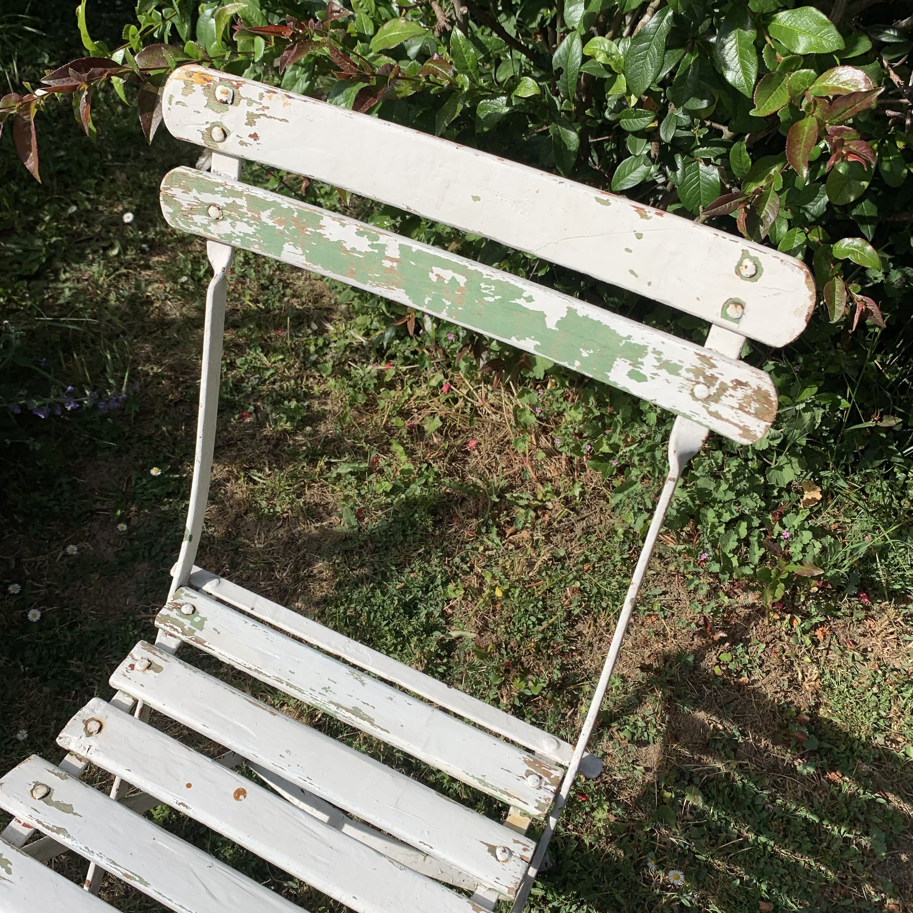 Paire d'anciennes chaises de jardin