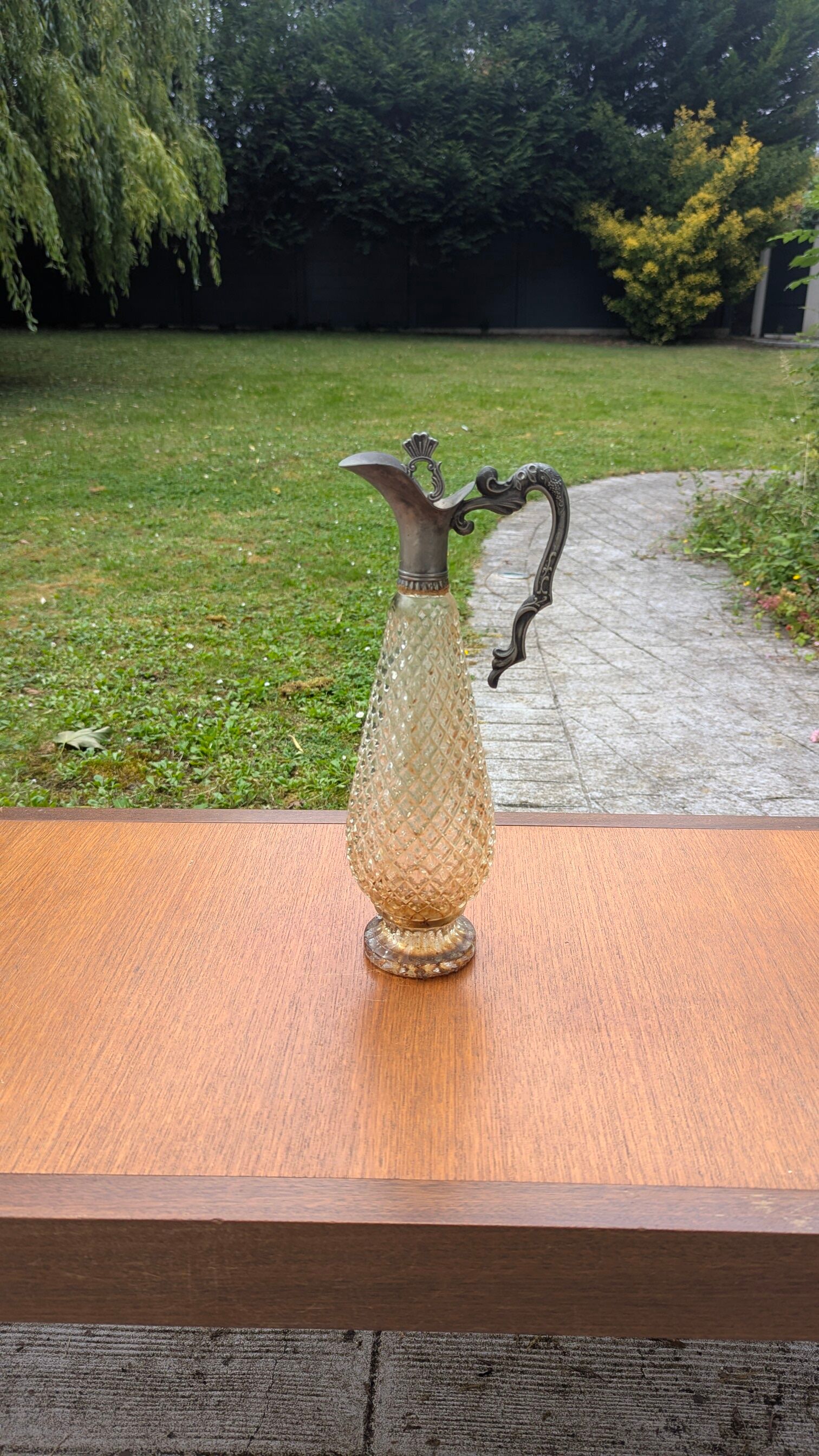 Old small carafe / liqueur jug in cut glass and silver metal.