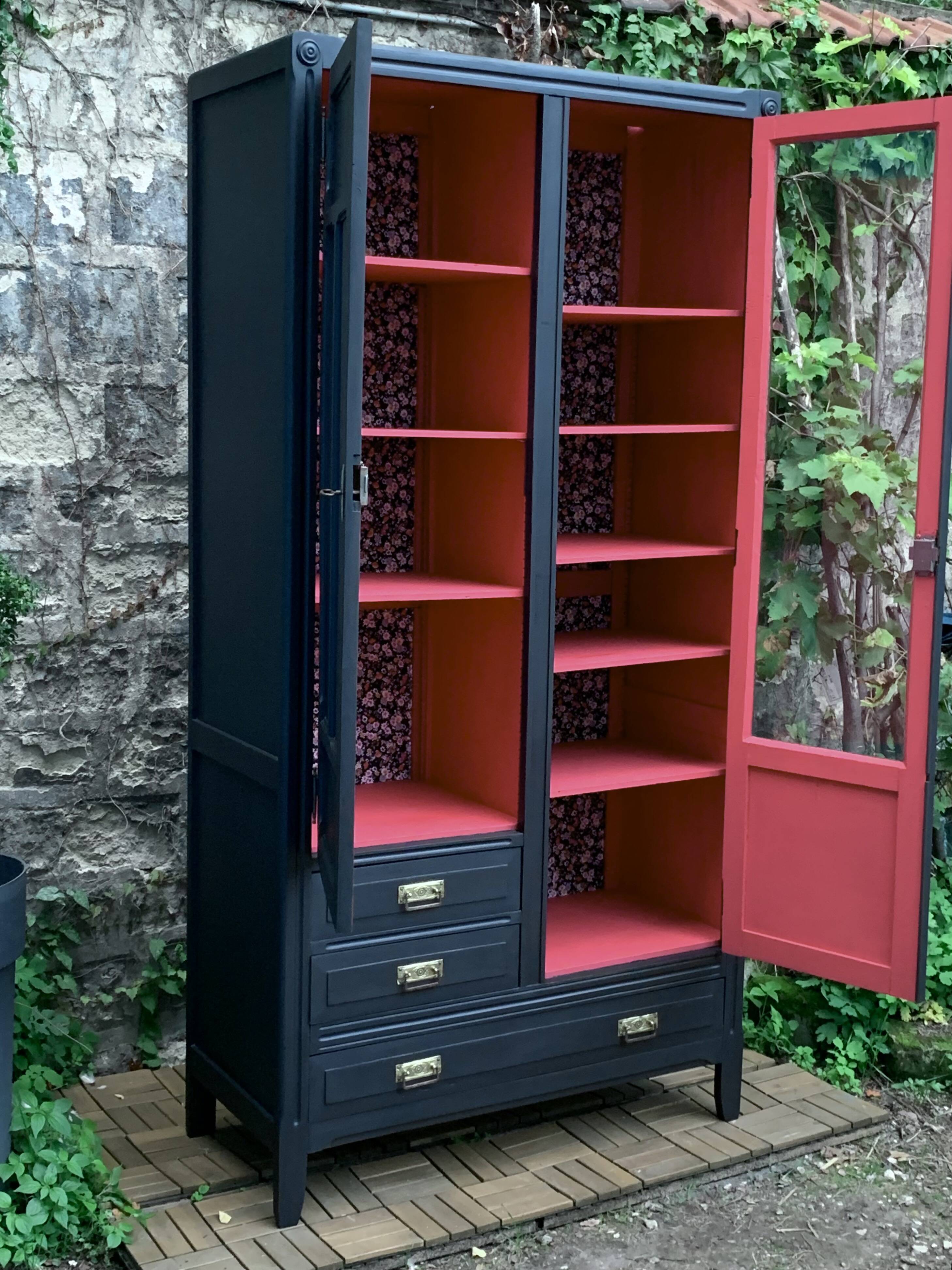 Parisian glazed hotel wardrobe 1930