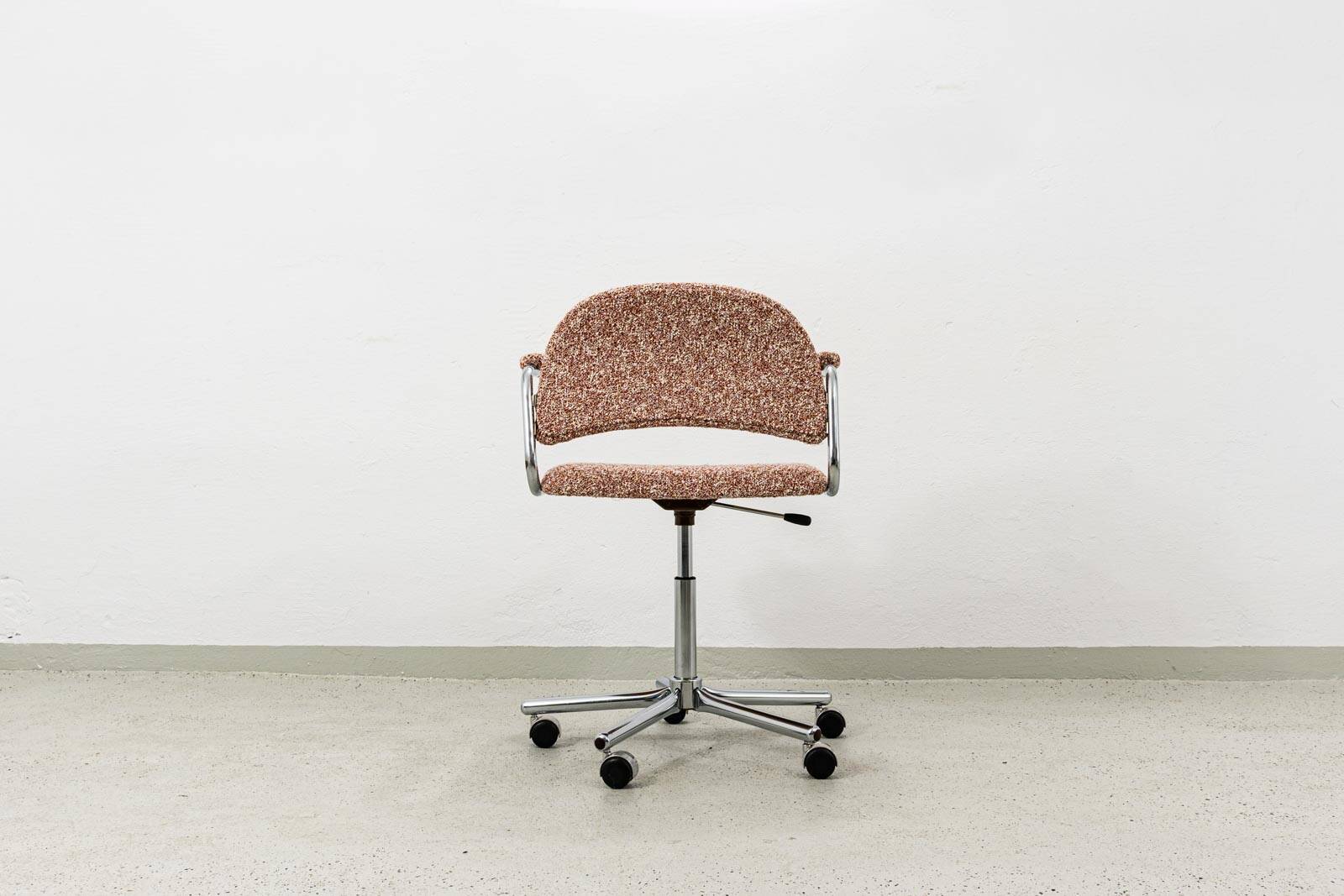 Chaise de bureau vintage de Kovona en tissu Kvadrat, années 1990.