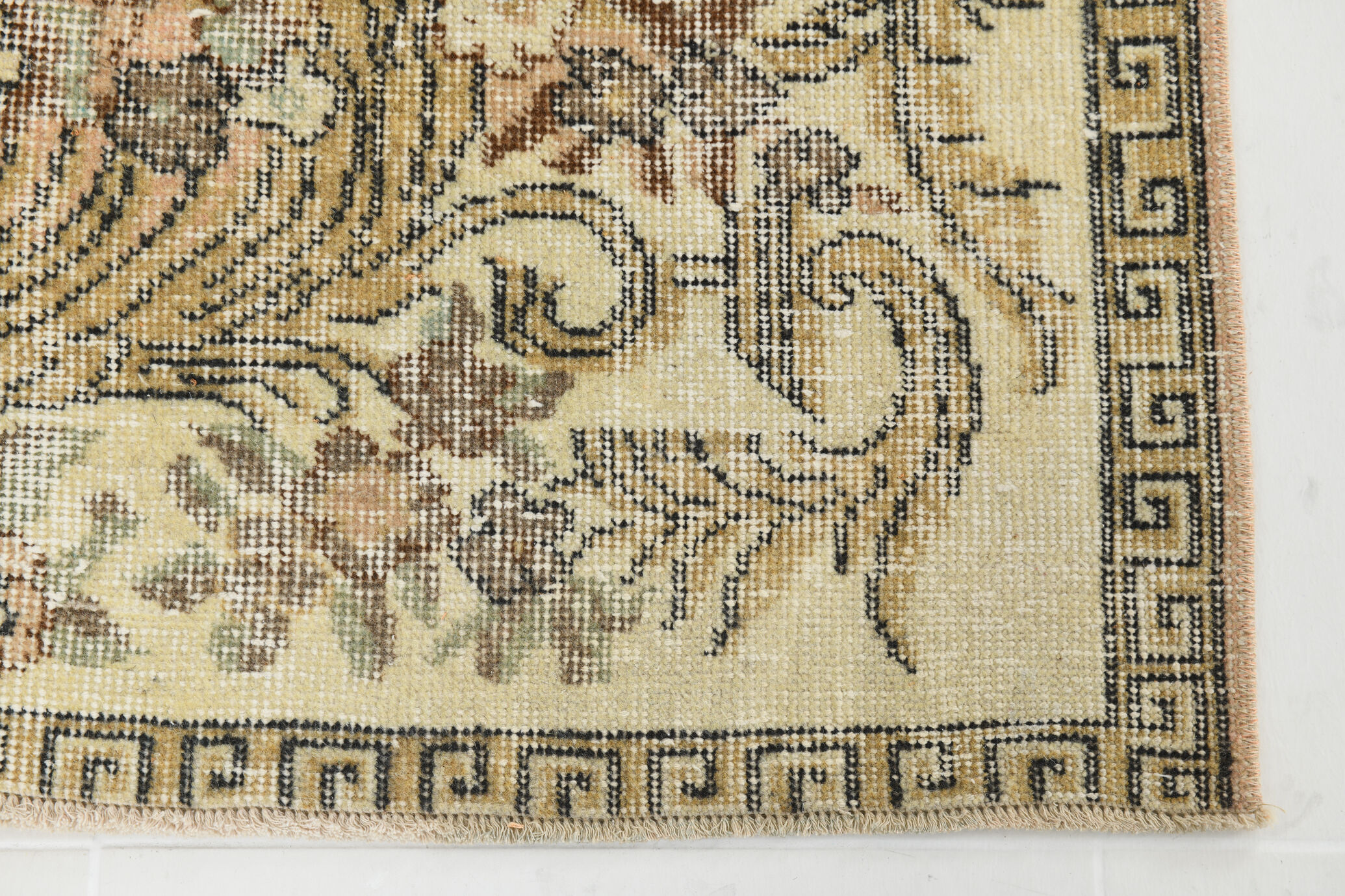 5x9  Faded Classic Turkish Vintage Tapis Rug, 272x172Cm