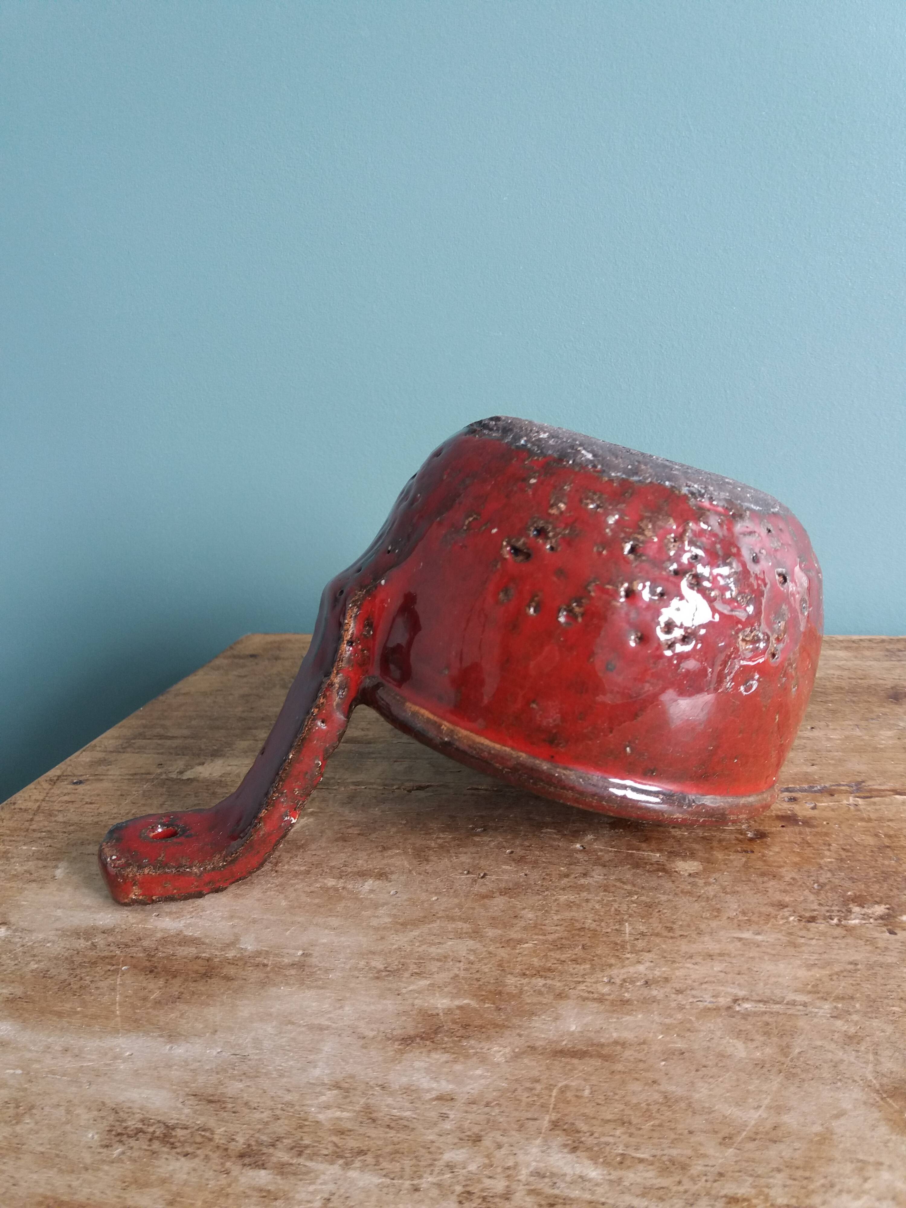 Ceramic signed Hofmann Gérard, Vallauris, manganese red