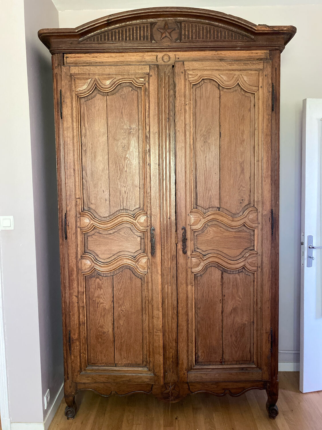 Solid wood wardrobe
