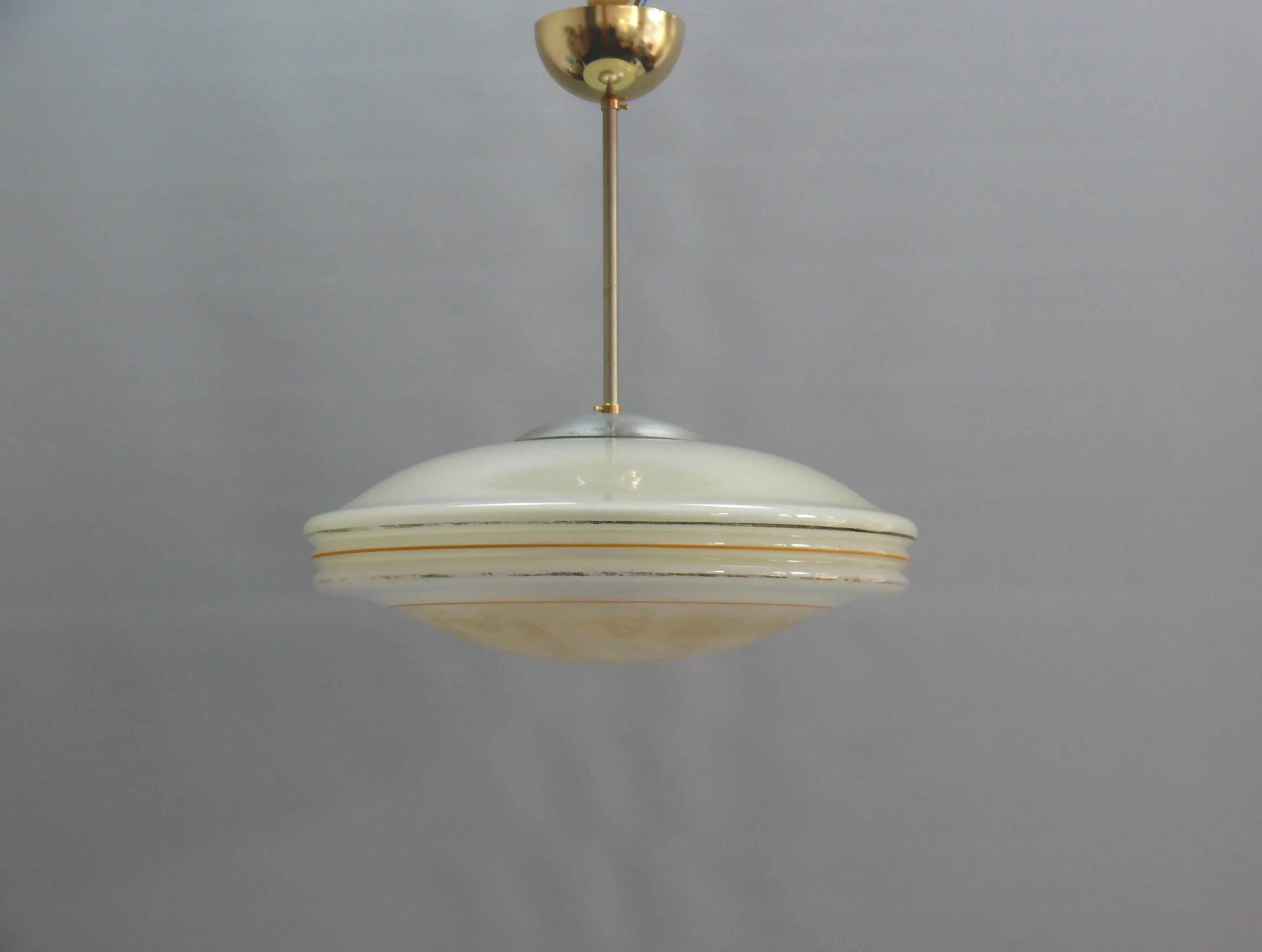 Suspension beige Art Déco, style soucoupe volante, lustre en laiton - années 1940-1950