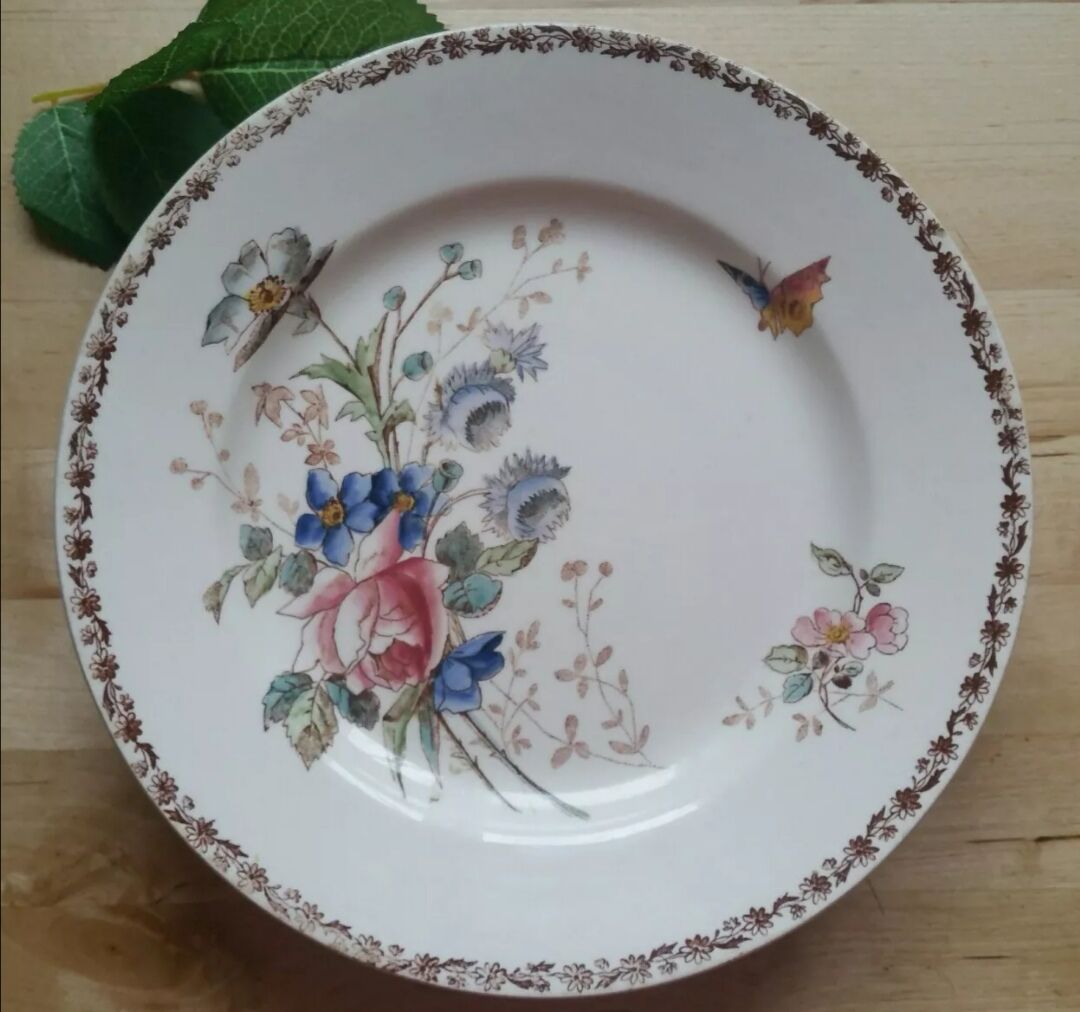 Flower and butterfly footy plate