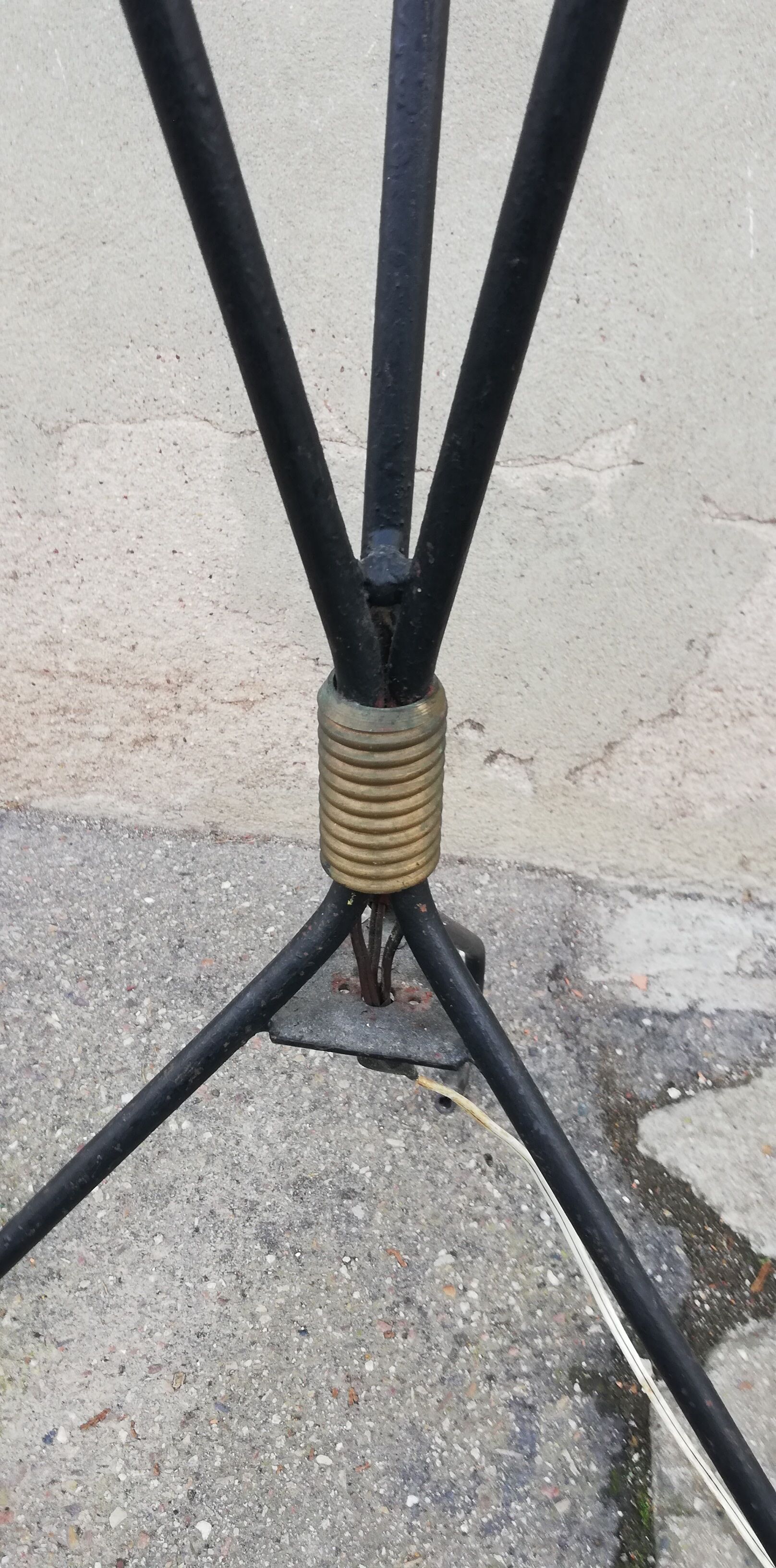 Vintage 3-spoke floor lamp