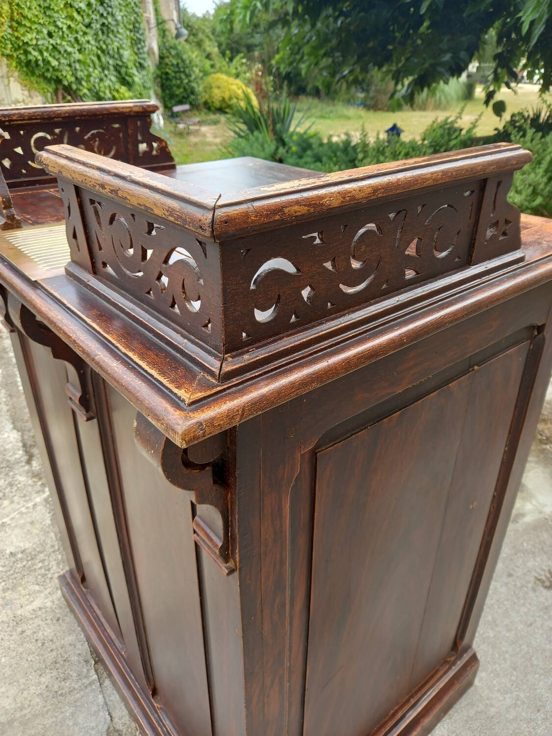 Former reception desk from the 1920s