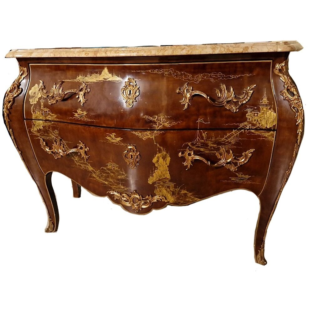 Curved chest of drawers Japanese décor Louis xv style