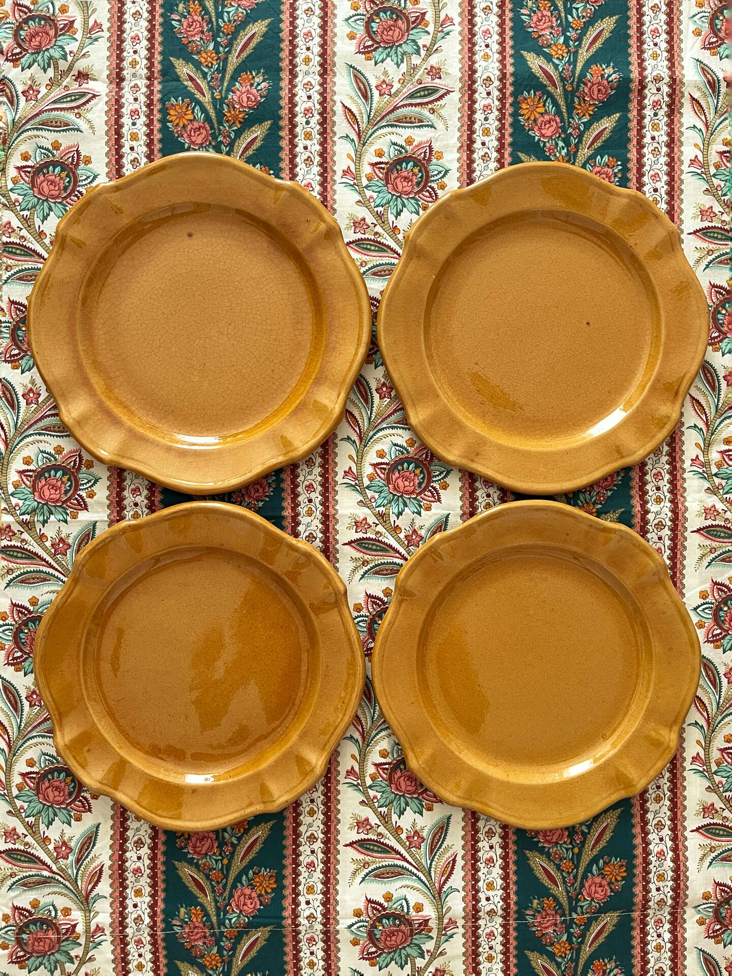 4 dessert plates in ceramic Pichon Uzes ochre yellow