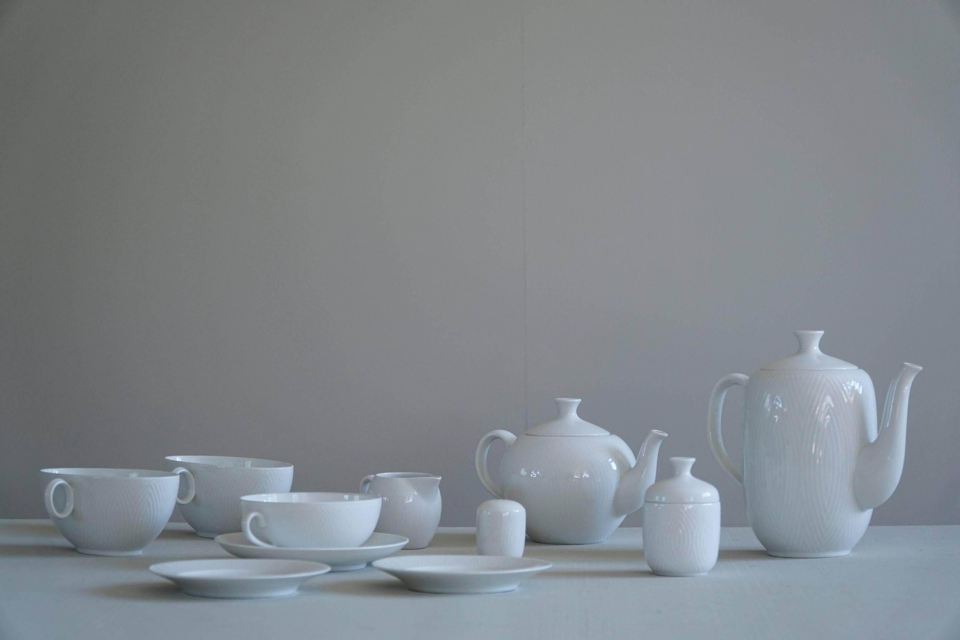 Axel Salto, Ensemble de service en porcelaine de Royal Copenhagen, milieu du siècle, 1956