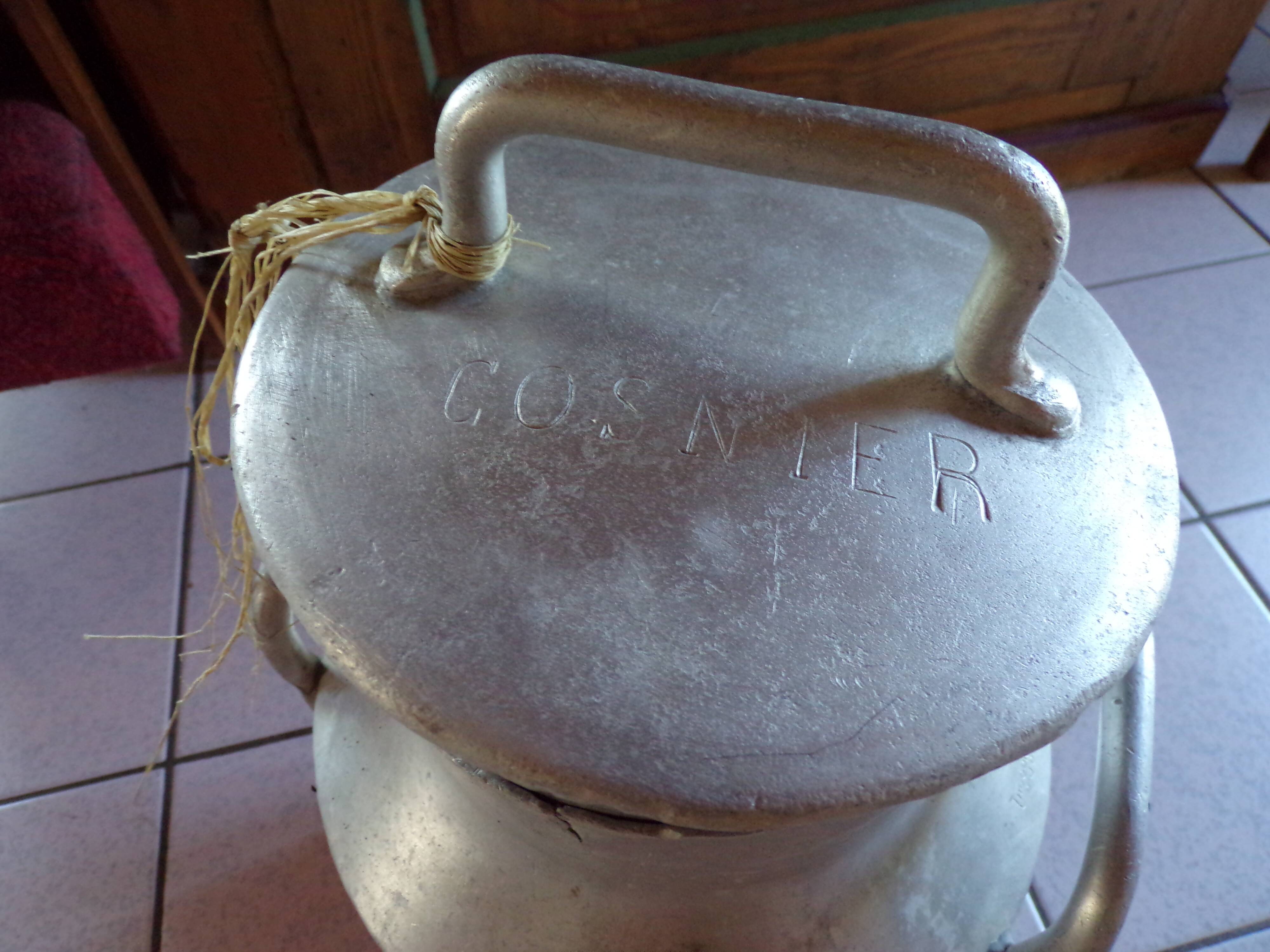 18 L old alluminium milk pot