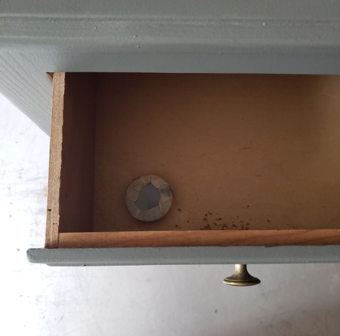 Antique chest of drawers