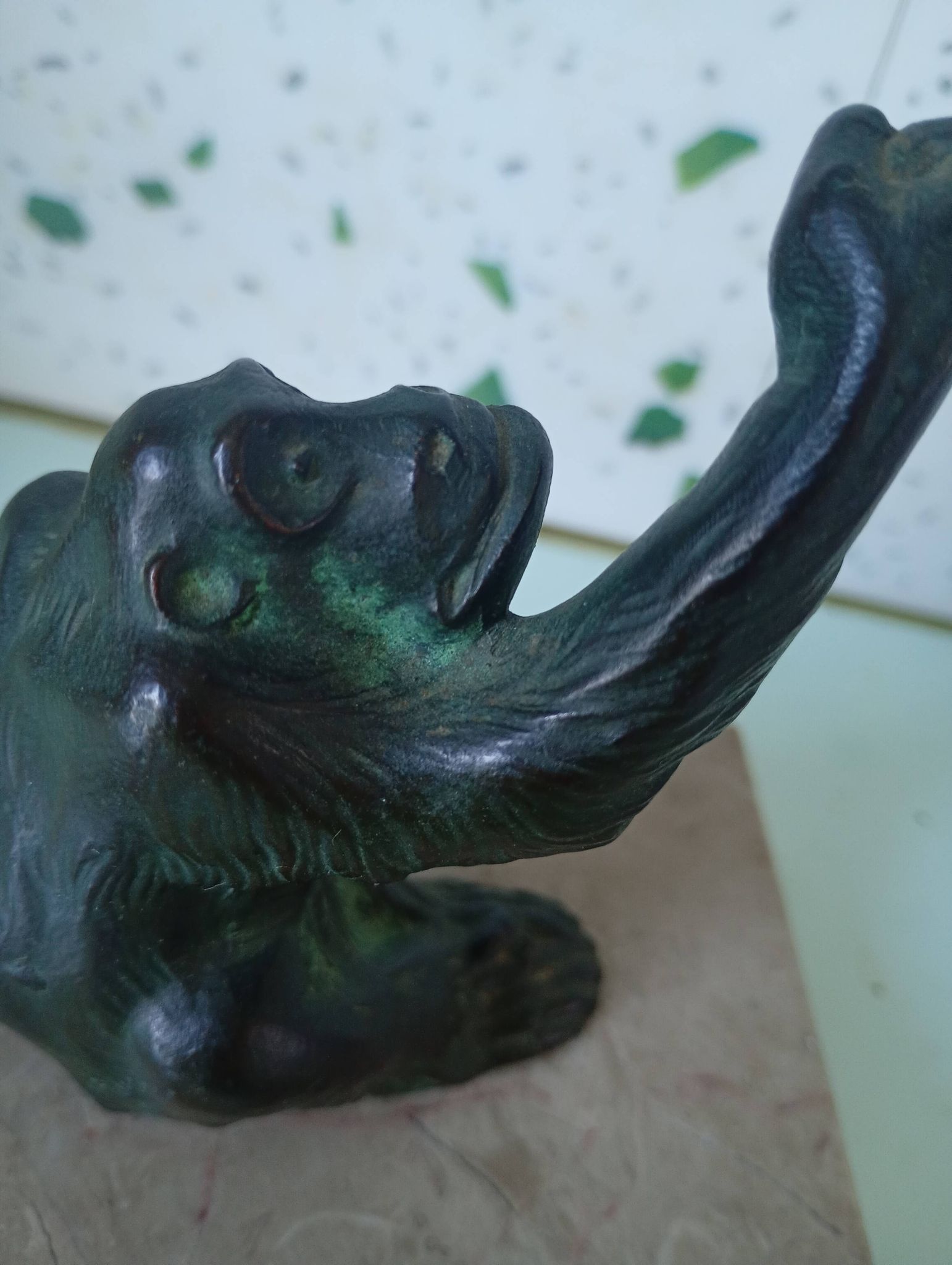 Bronze animalier Orangutan signed Henri Rischmann with a marble base.