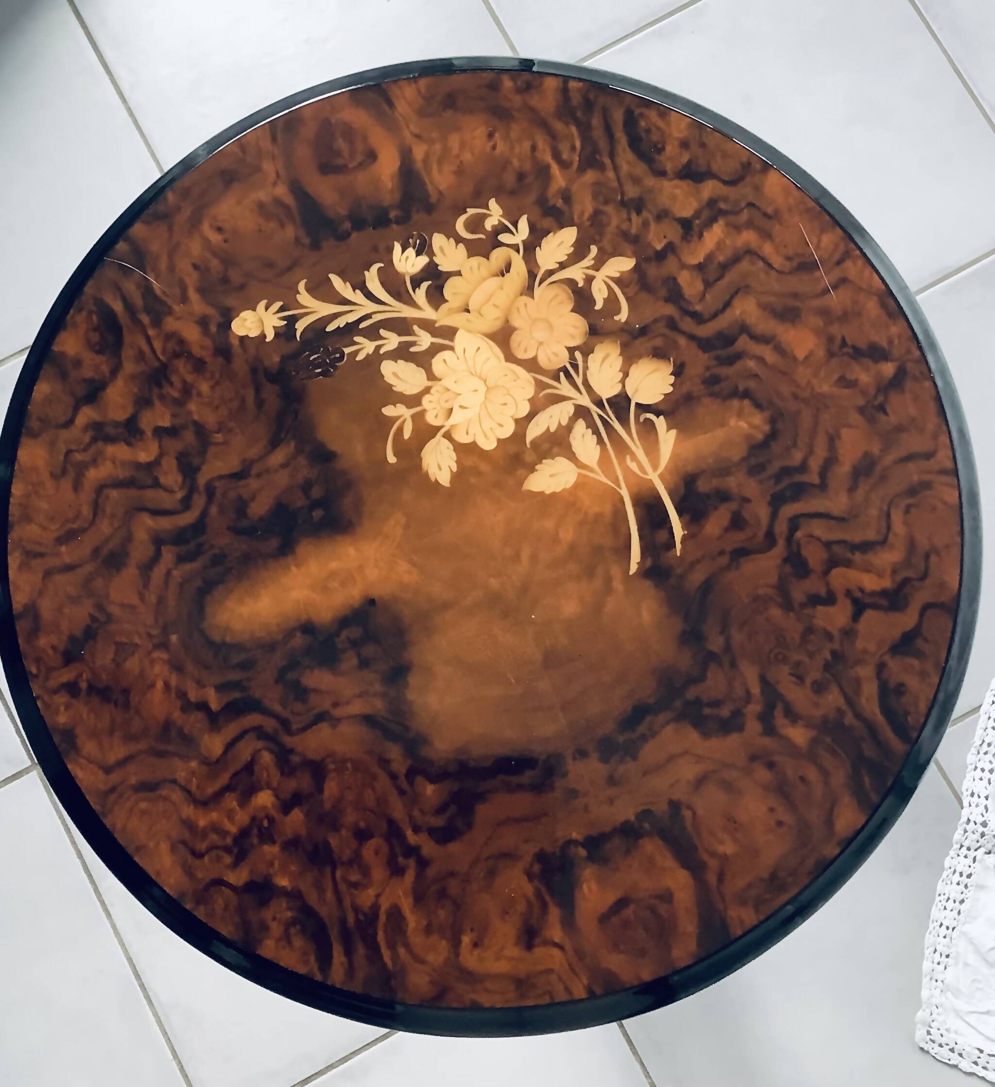 Guéridon marqueterie