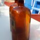 Paire de flacons a pharmacie en verre marron