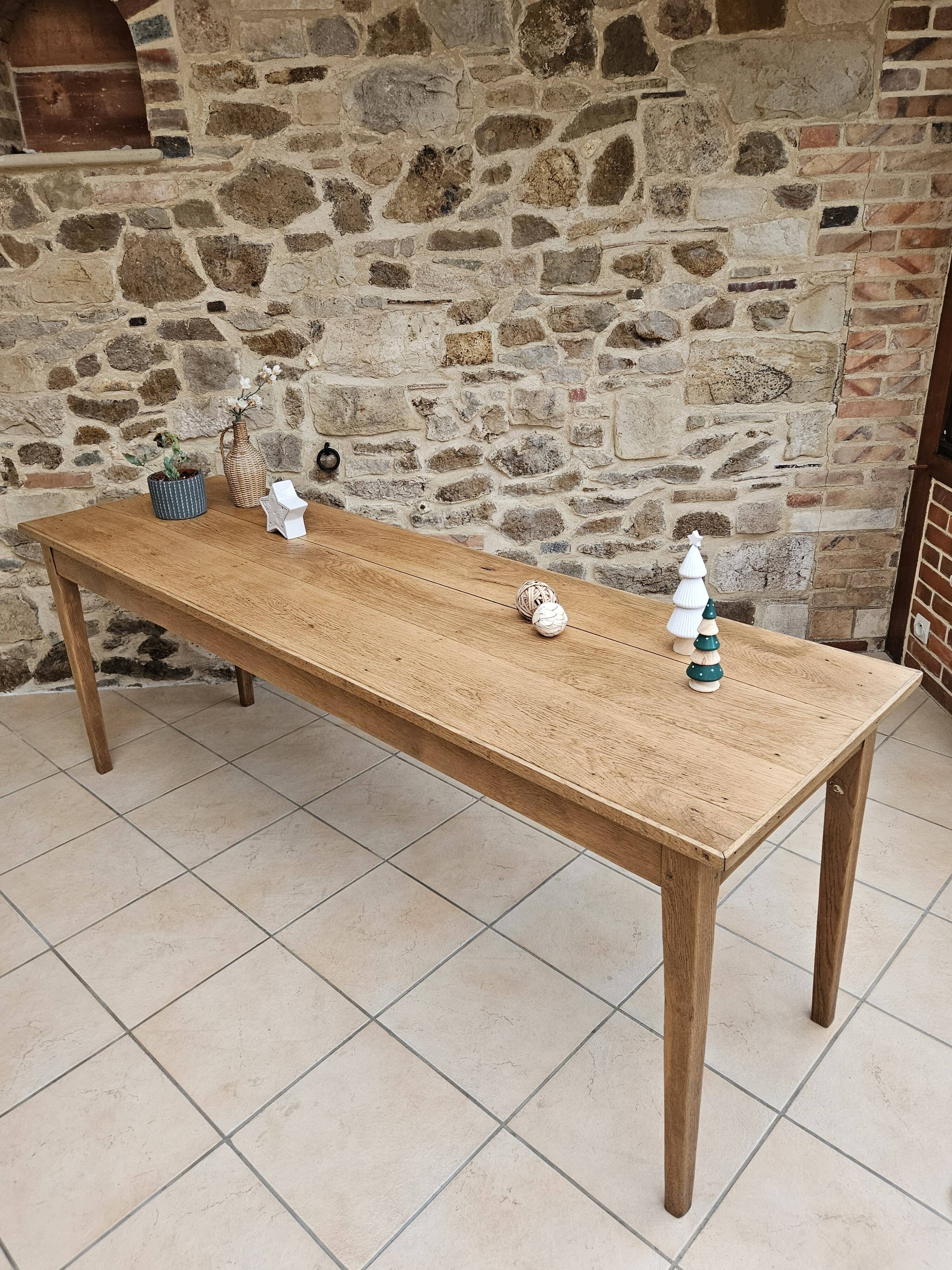 Farm table
