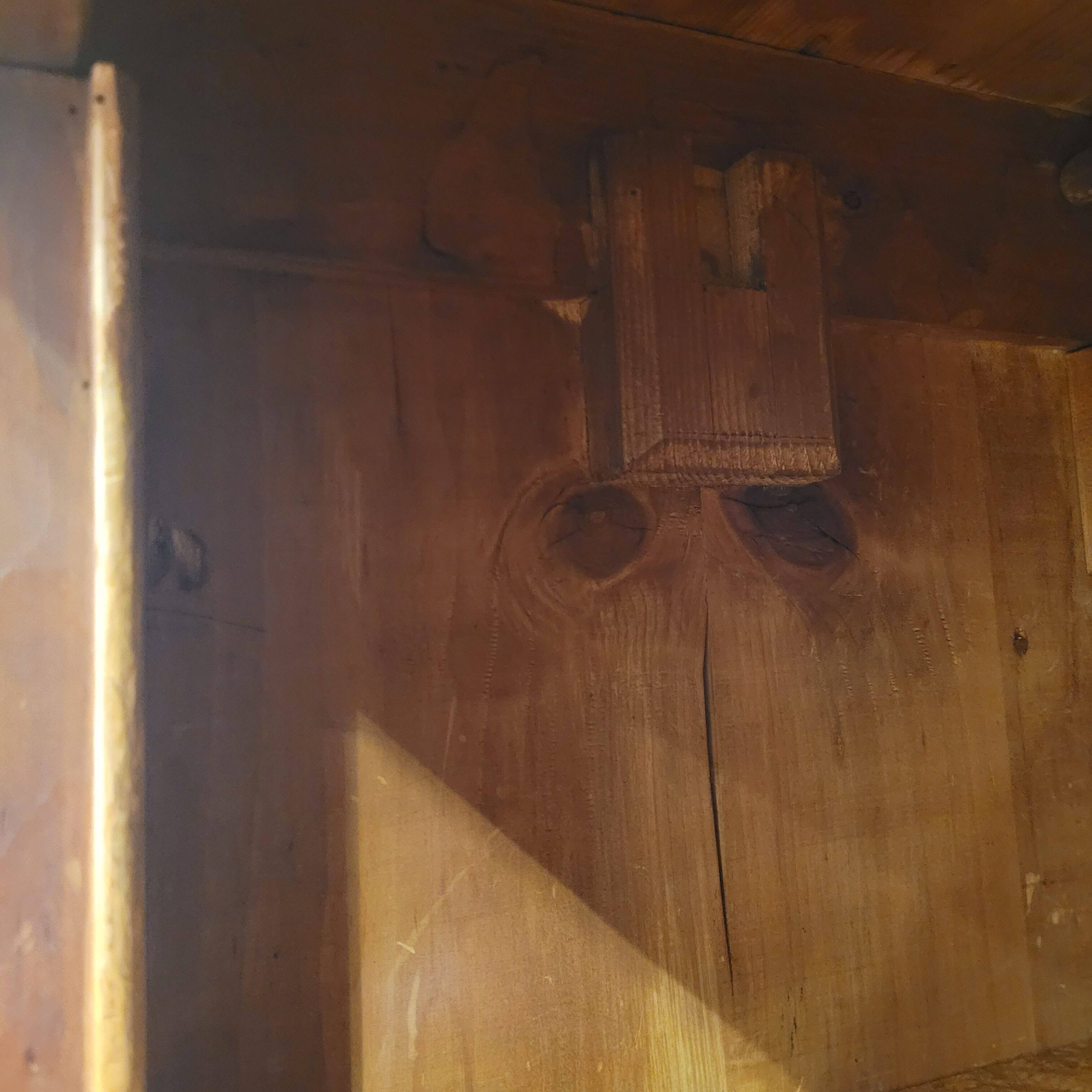 Armario / Gabinete estilo Biedermeier, madera de fresno, circa 1840 – Alemania