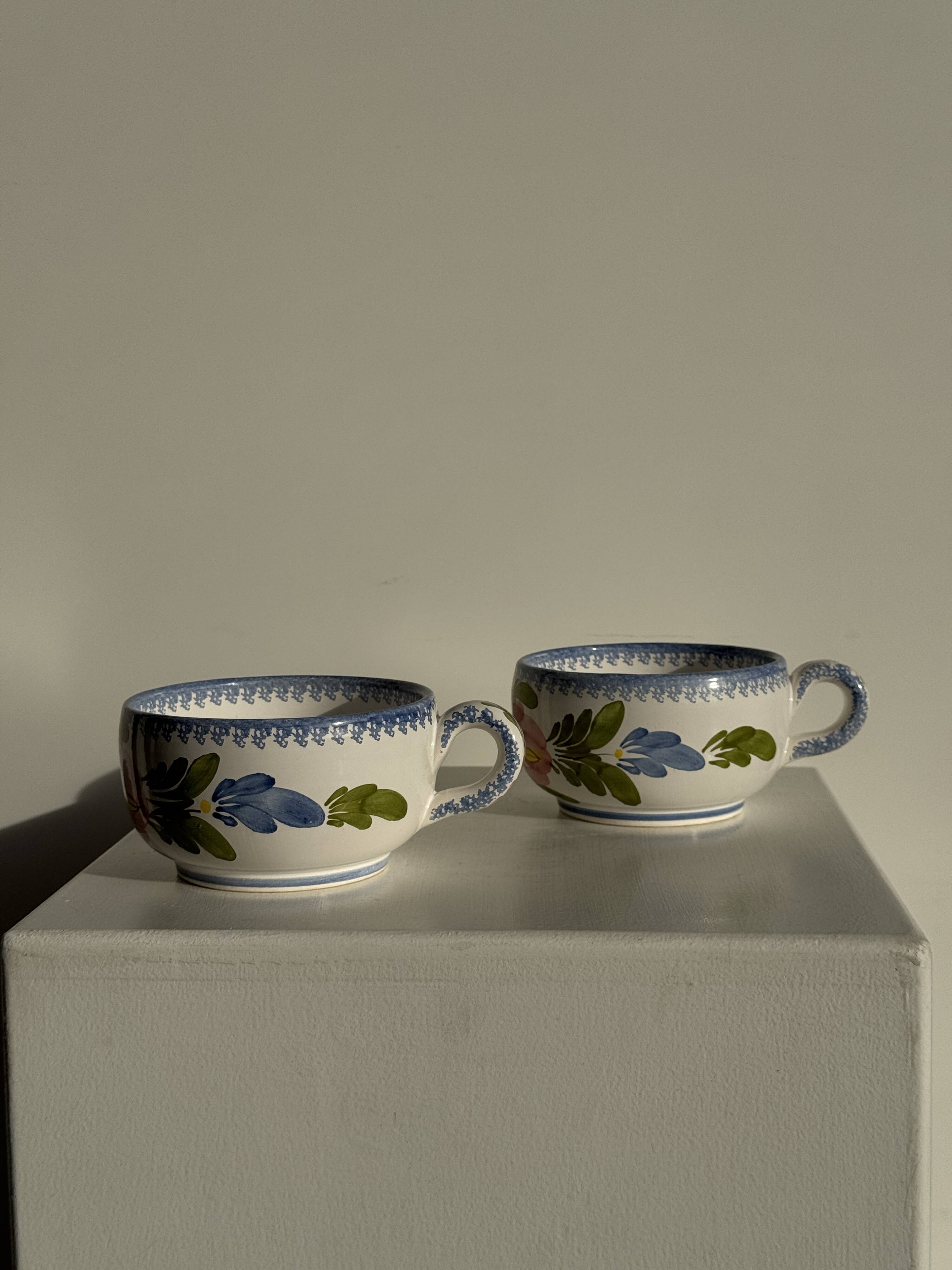 Set of 2 blue Quimper earthenware mugs H6.5 D15