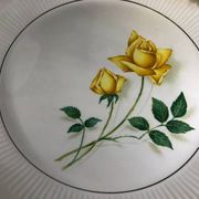 6 white flat plates pink yellow Moulin des Loups Orchies