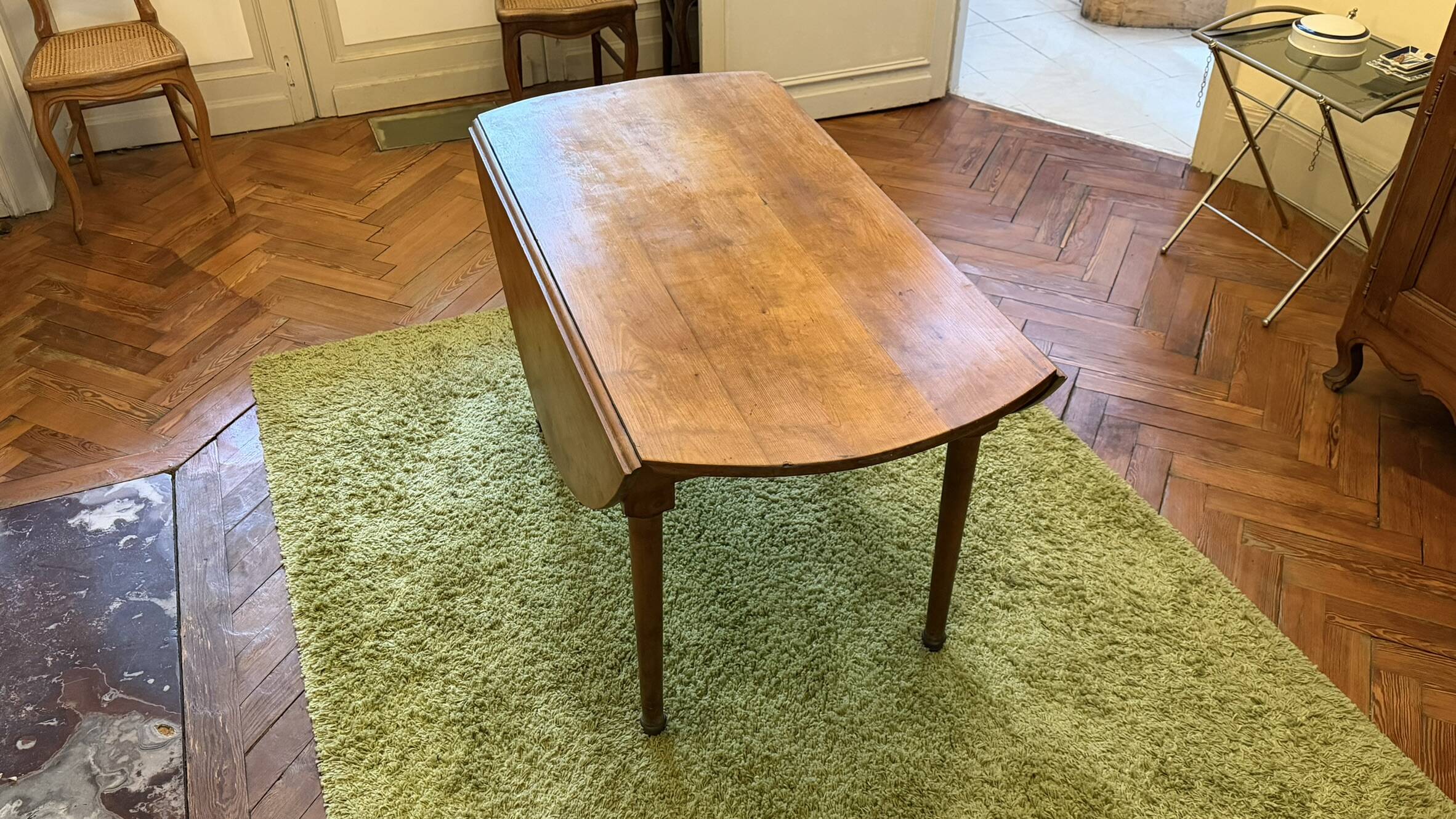 Drop-leaf table in cherry/merisier, Louis-Philippe style