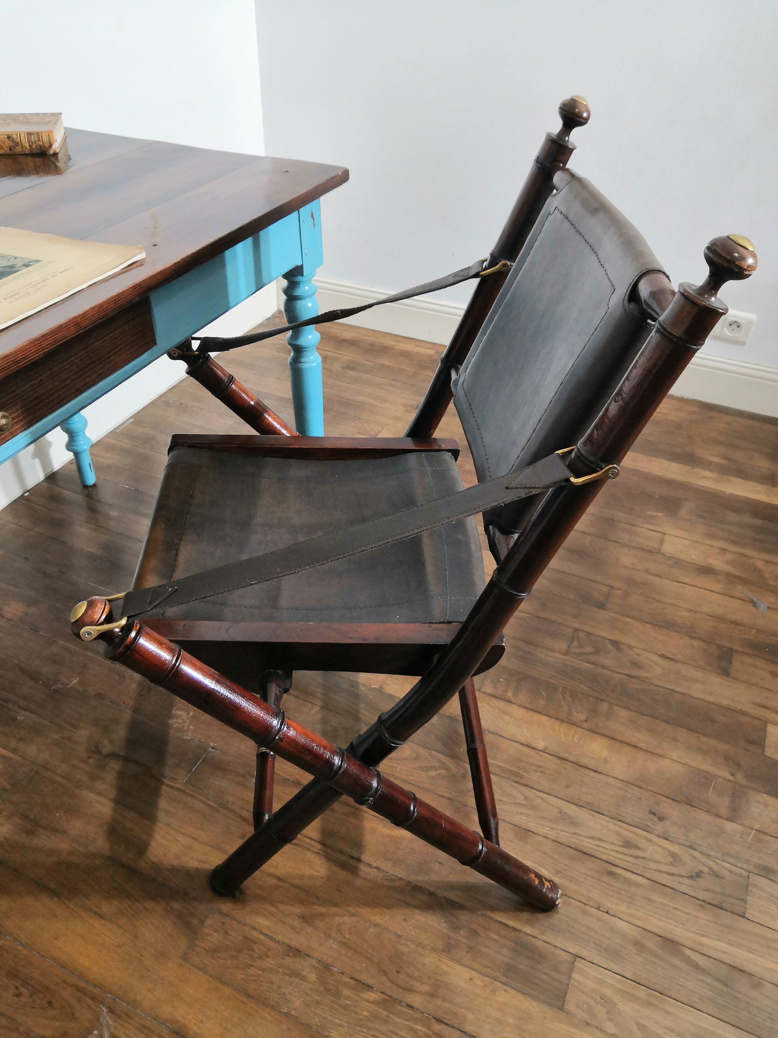 Colonial foldable chair