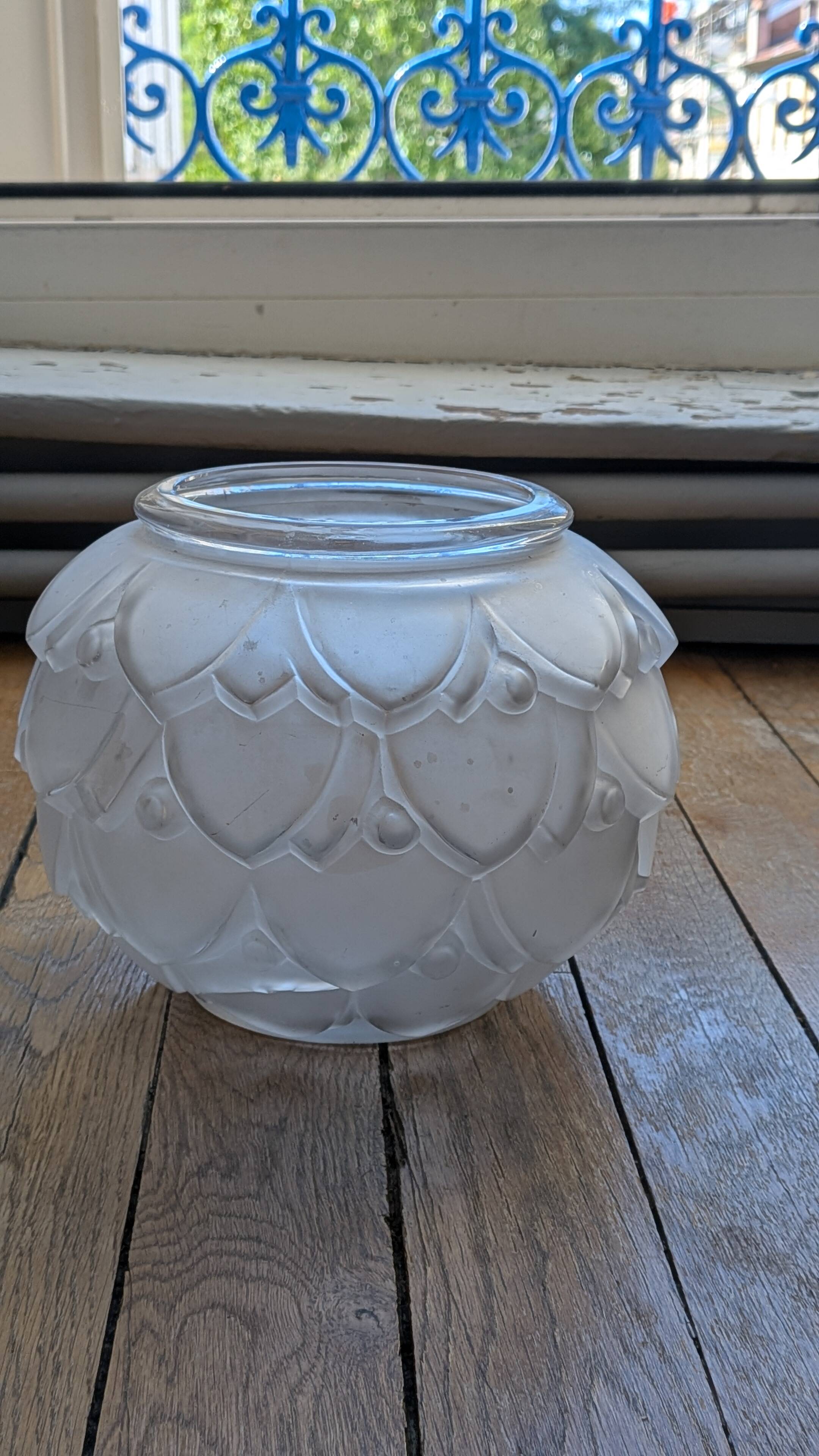Vase en verre "Pivoines" signé Sabino