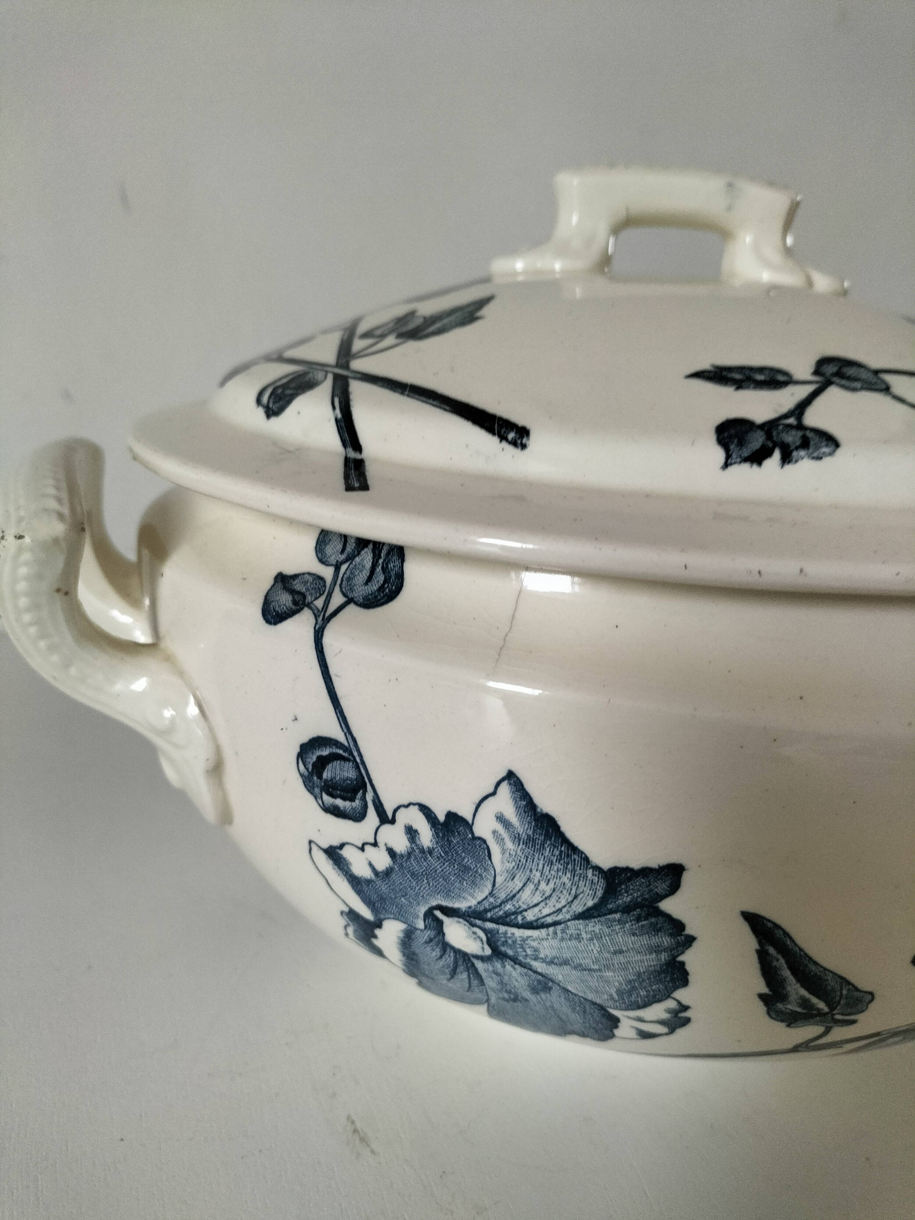 Lion Soup Tureen – Blue-grey Hollyhocks 1890-1920