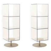 Paire d’étagères colonnes en plexiglass et métal brossé. Années 1970-80.