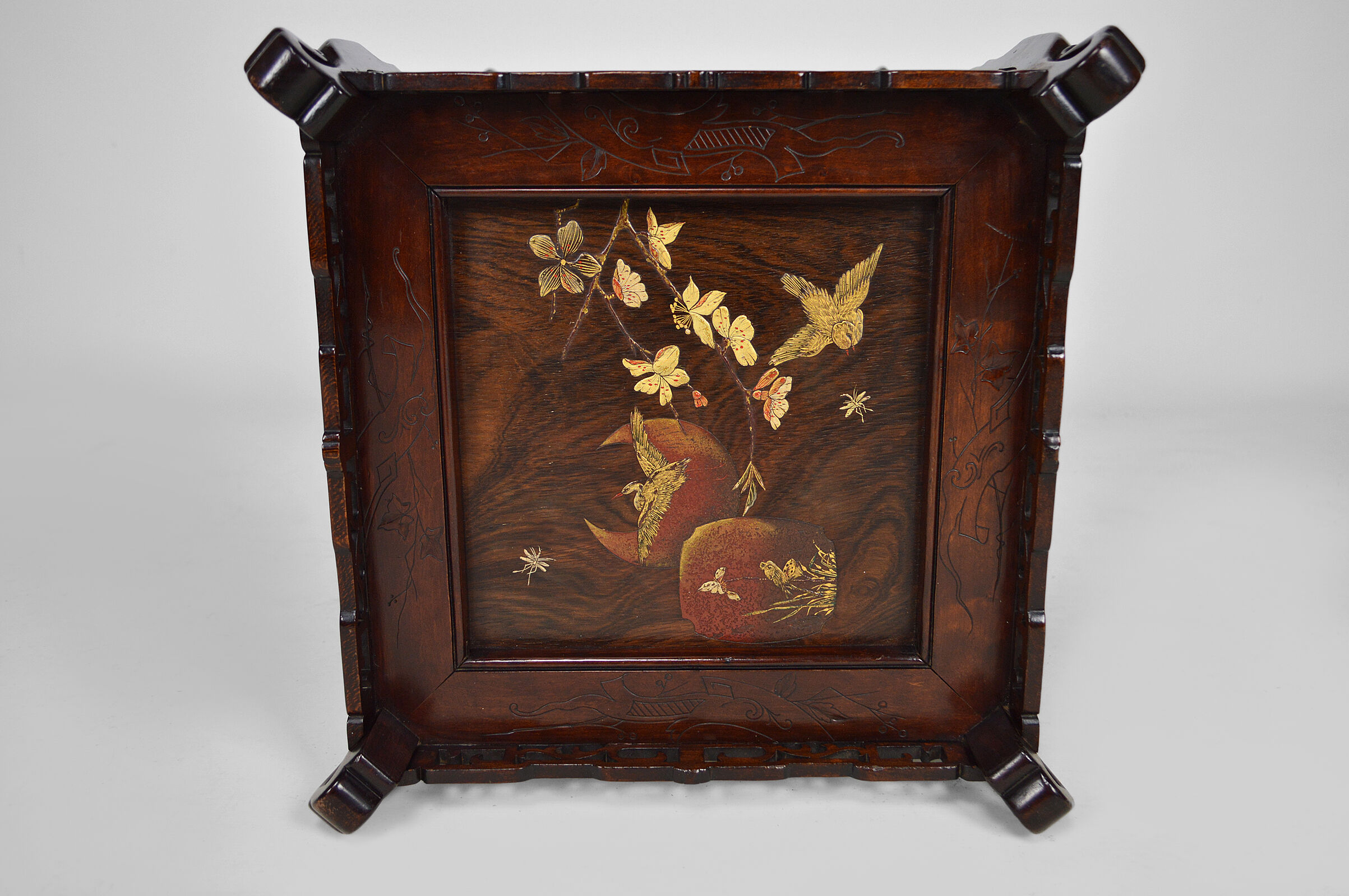 Japanese pedestal table in carved wood and lacquered panels, France, circa 1880